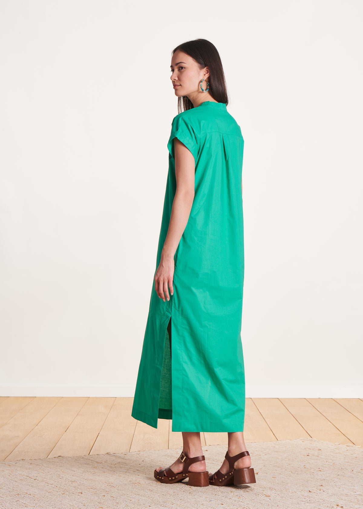 Green long dress with short sleeves in organic cotton