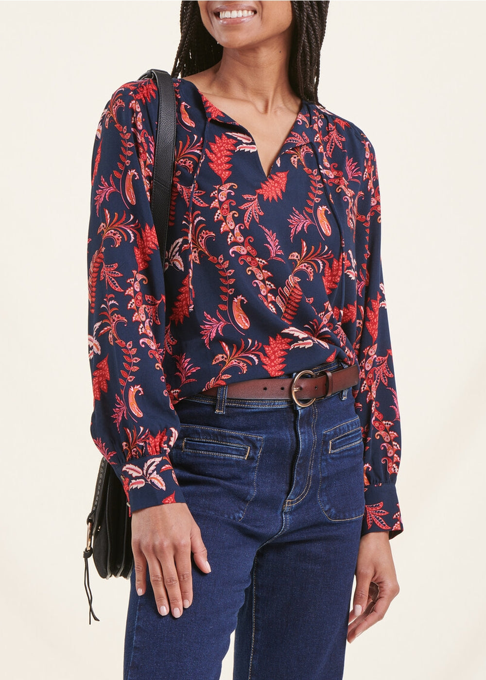 Top con stampa blu e rossa