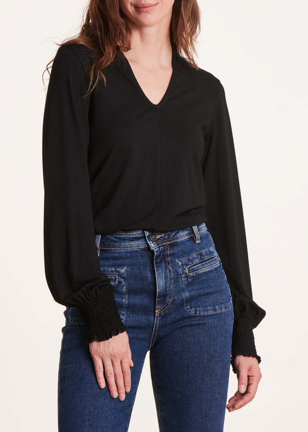 Vloeiend zwart V-hals T-shirt