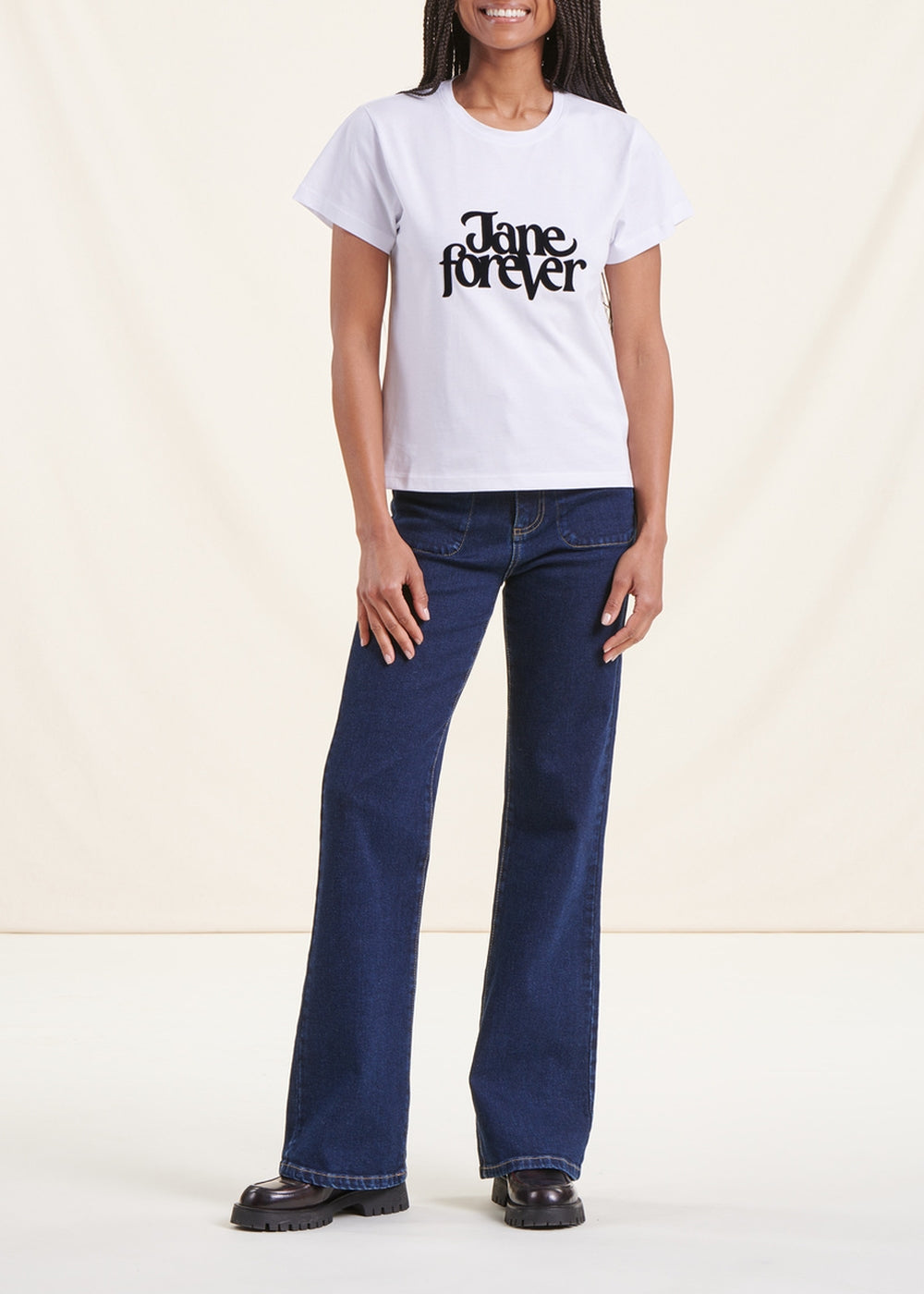 weiß kurzärmeliges T-Shirt aus Baumwolle mit Schriftzug