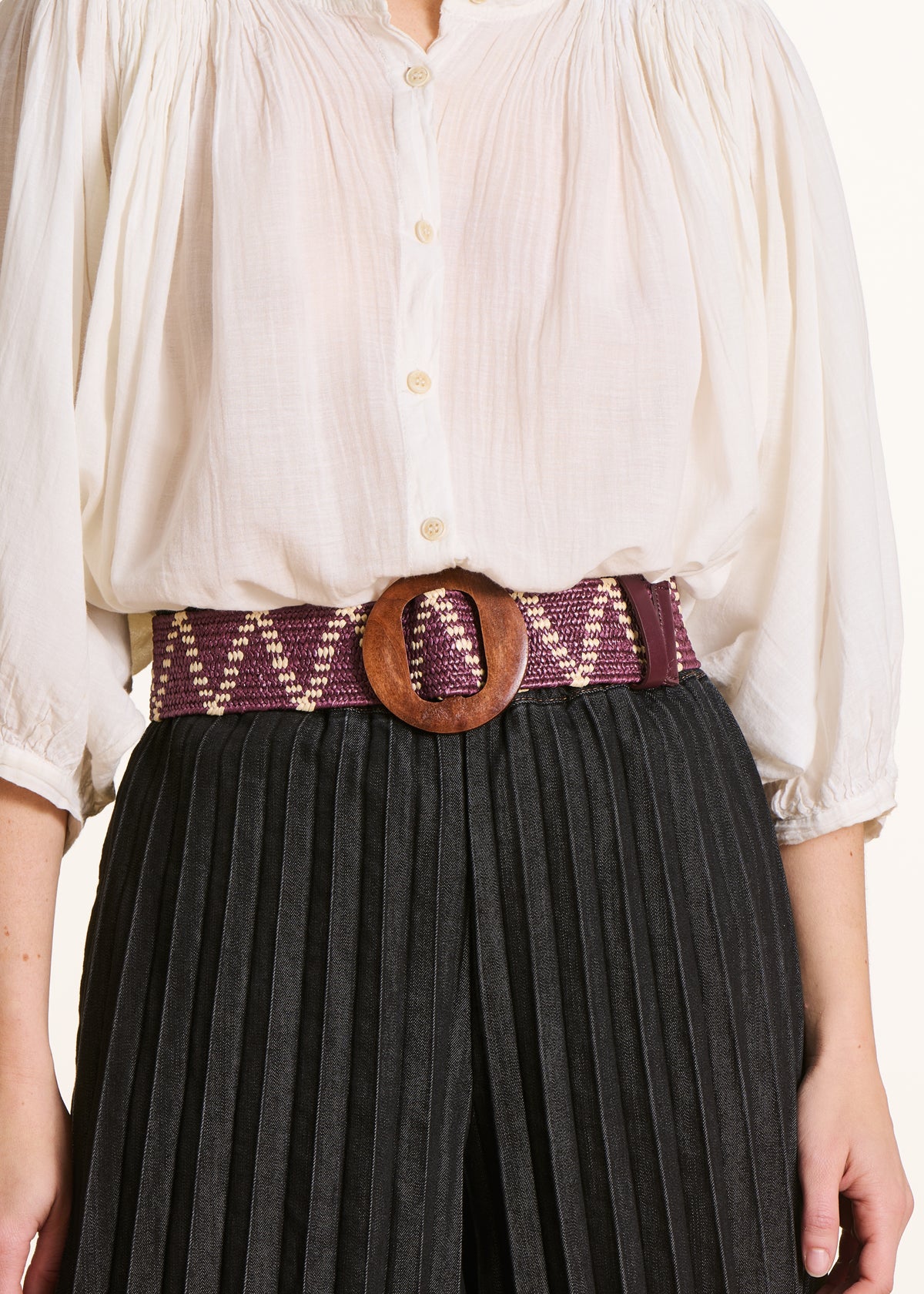 Purple elastic belt with wooden buckle