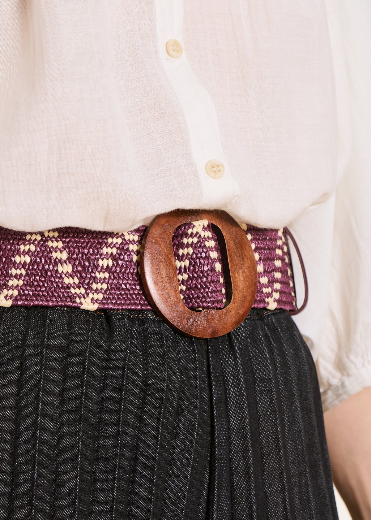 Purple elastic belt with wooden buckle
