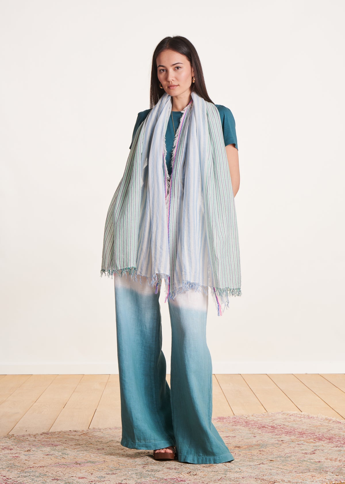 Fine stripes scarf in green cotton