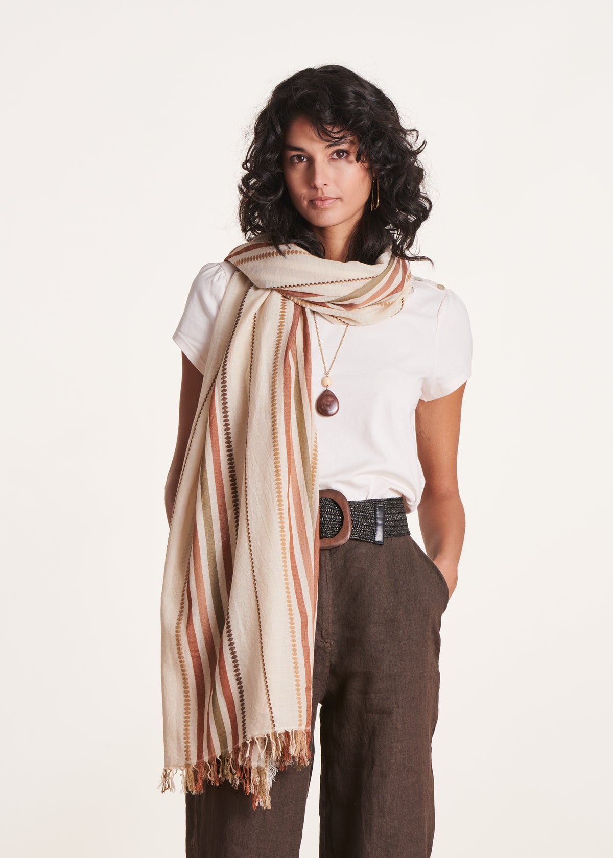 Fine stripes scarf in beige cotton