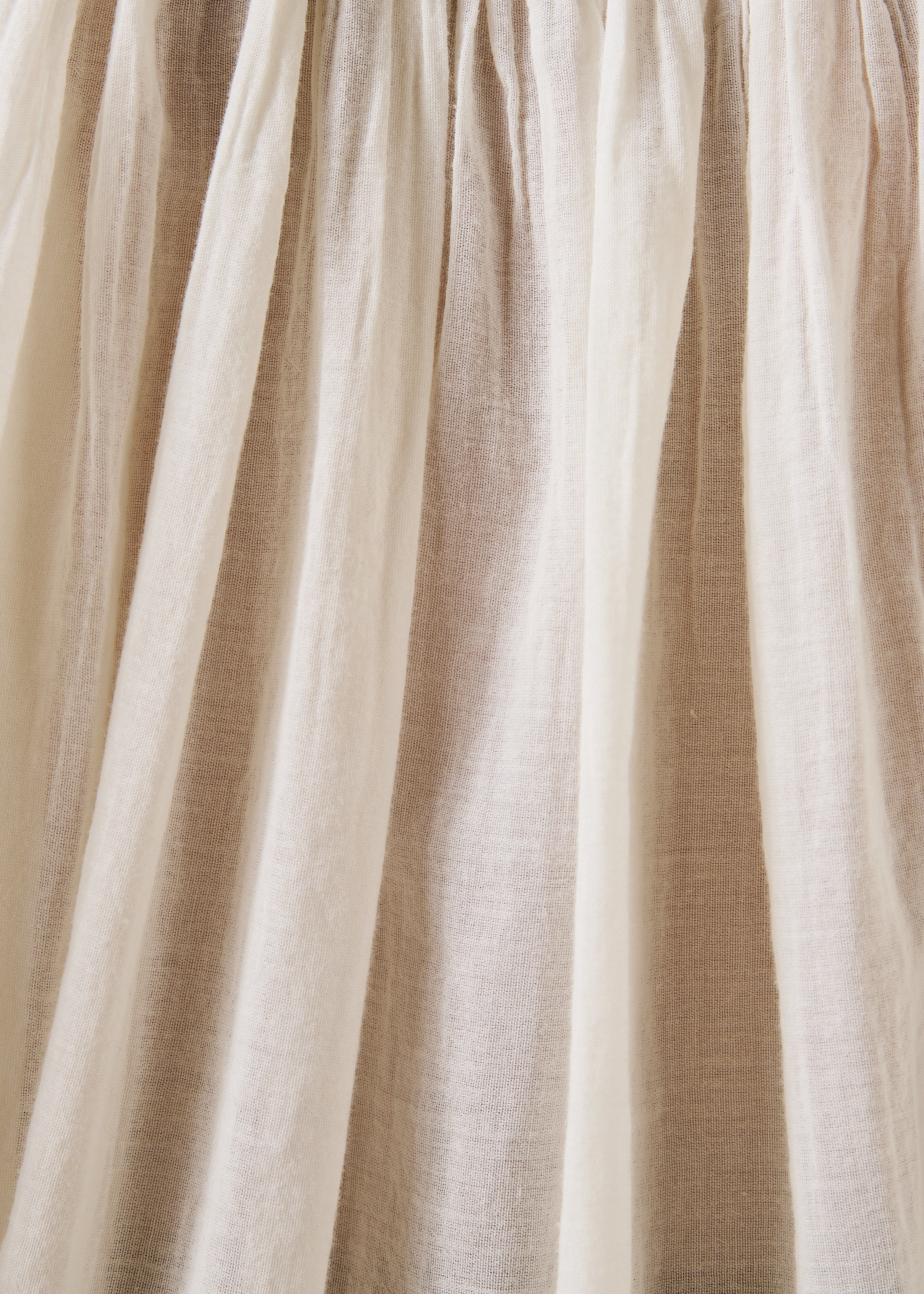 Rohweiße Bluse aus fließendem Baumwollvoile