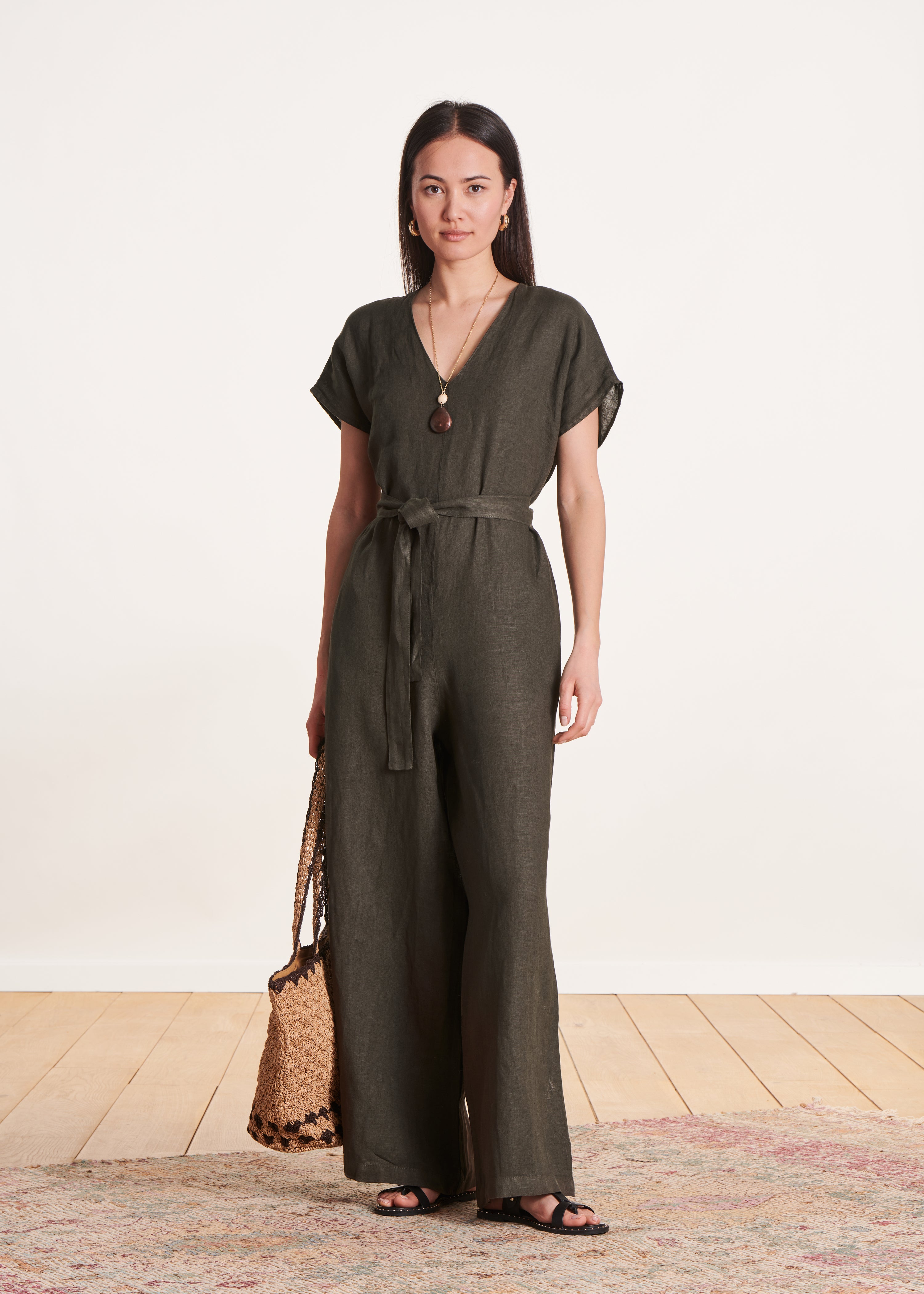 Jumpsuit met korte mouwen in bruin linnen La Fée Maraboutée