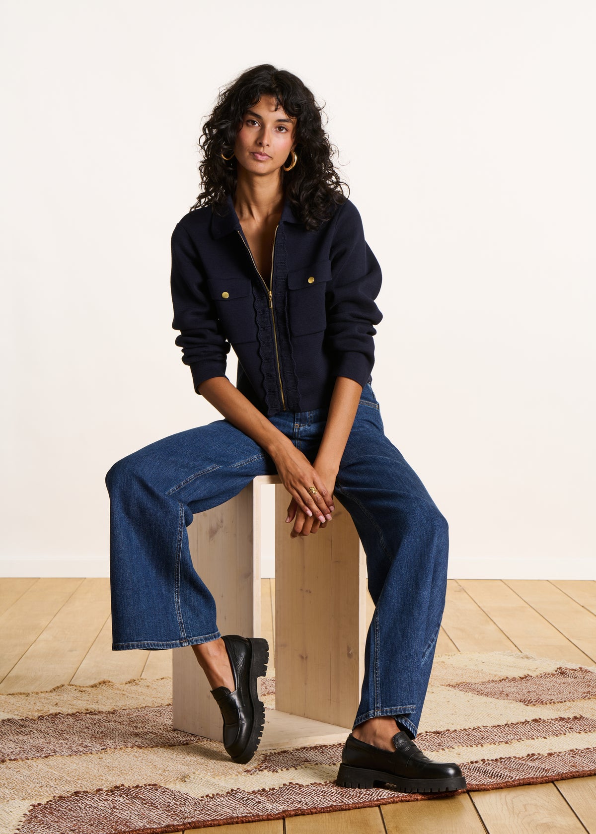 Gilet court zippé bleu foncé en coton biologique