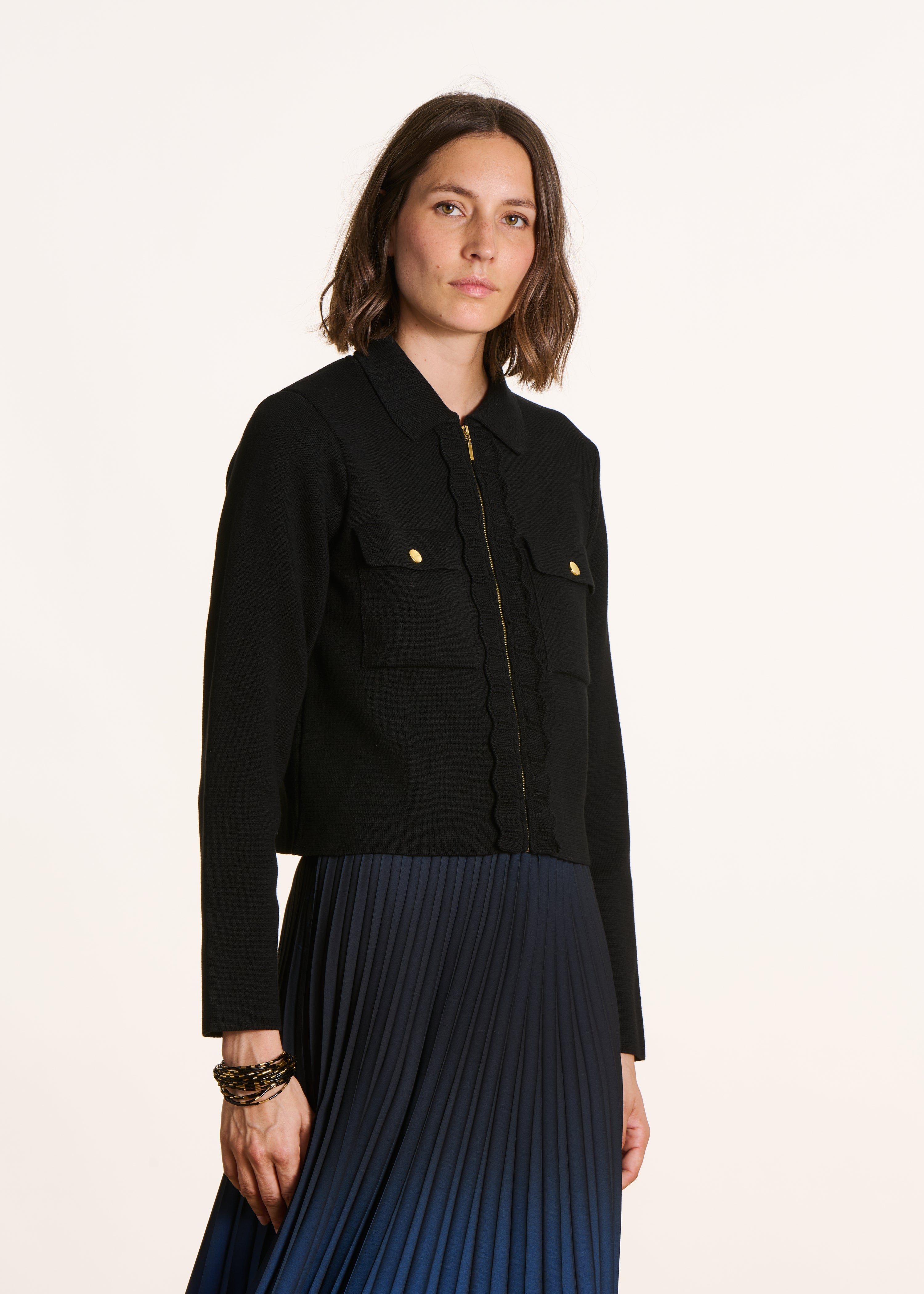 Short black zip-up cardigan in organic cotton