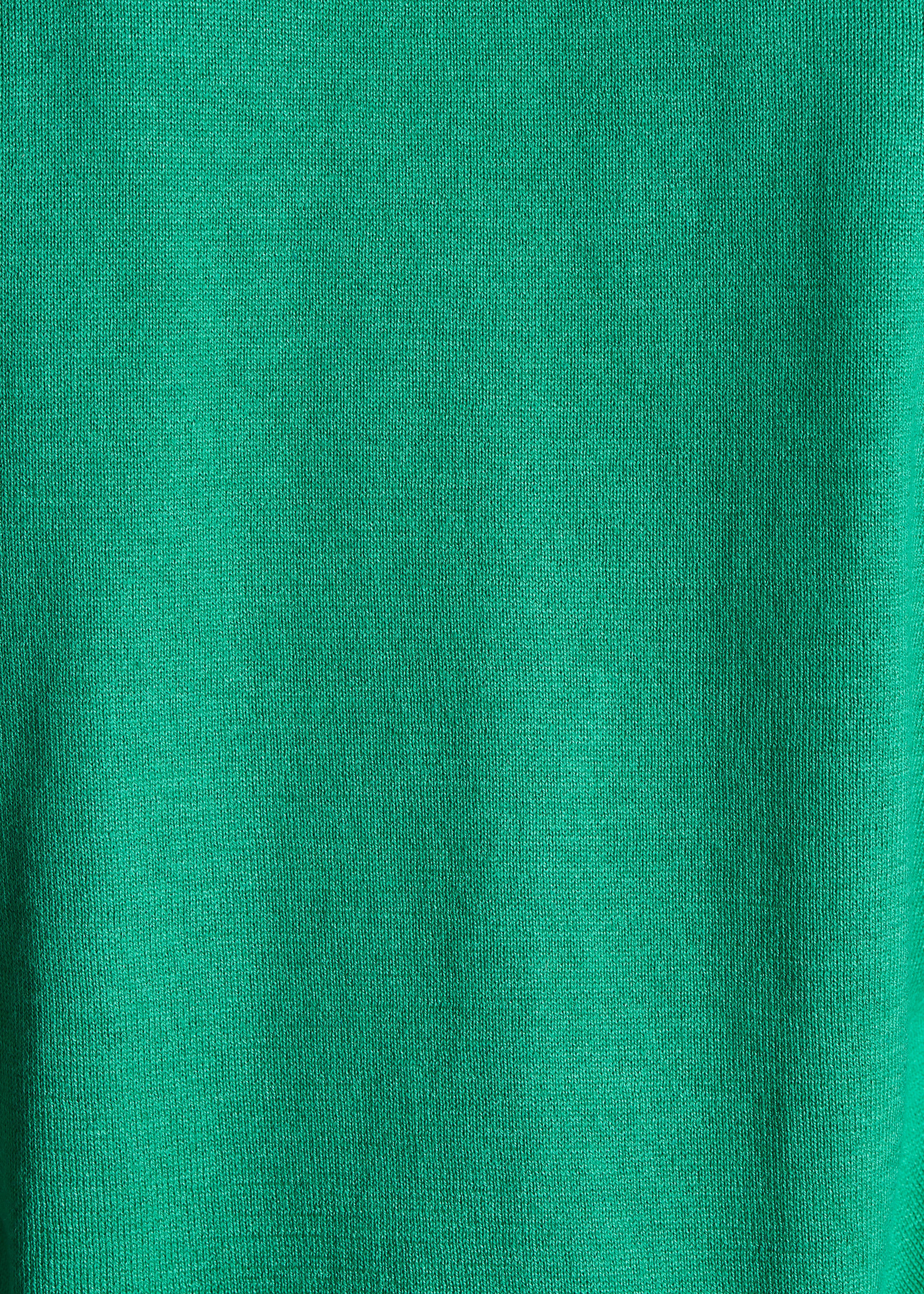 Casaco curto verde com mangas 3/4 e decote em V