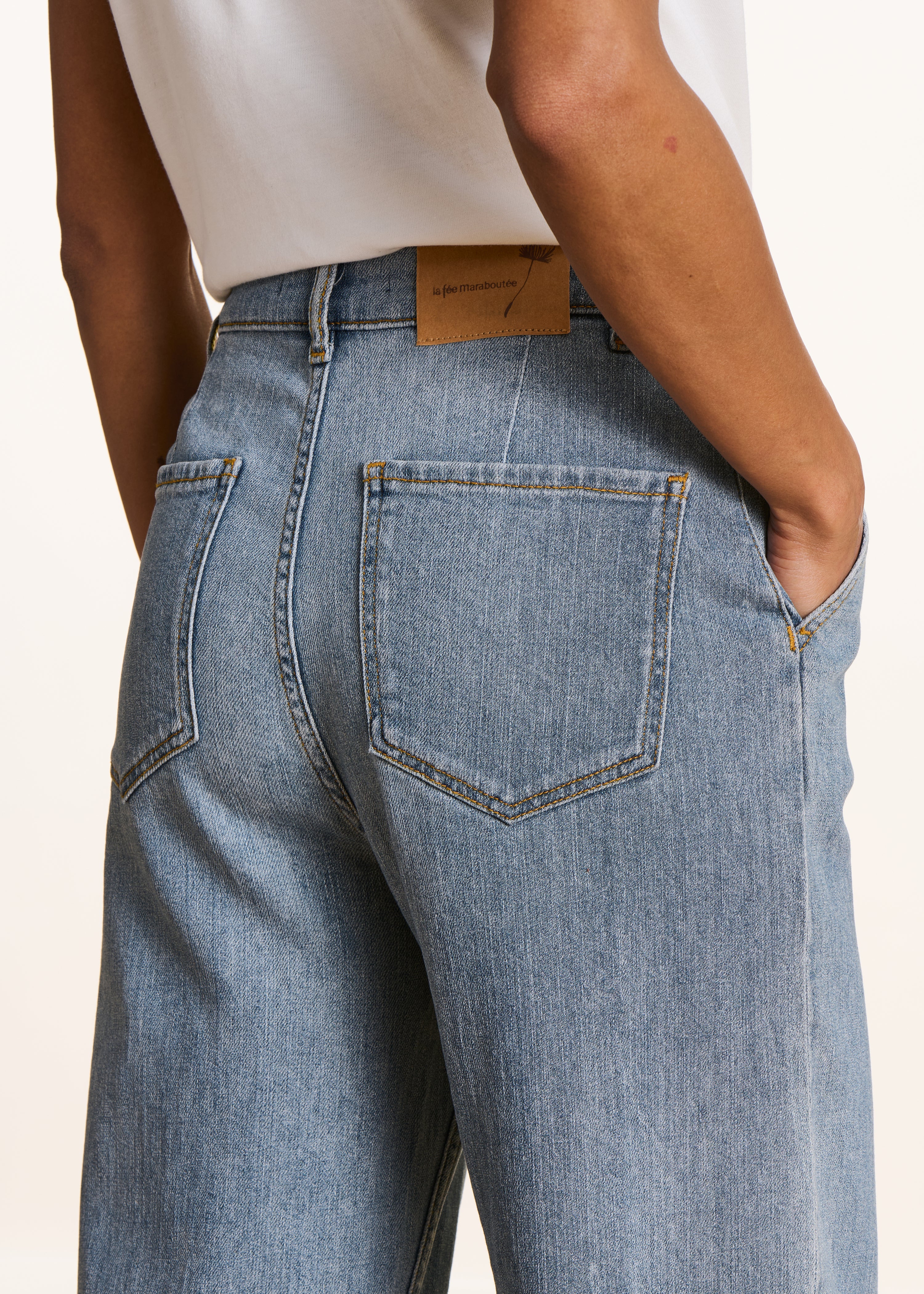 Light boyfriend jeans in organic cotton