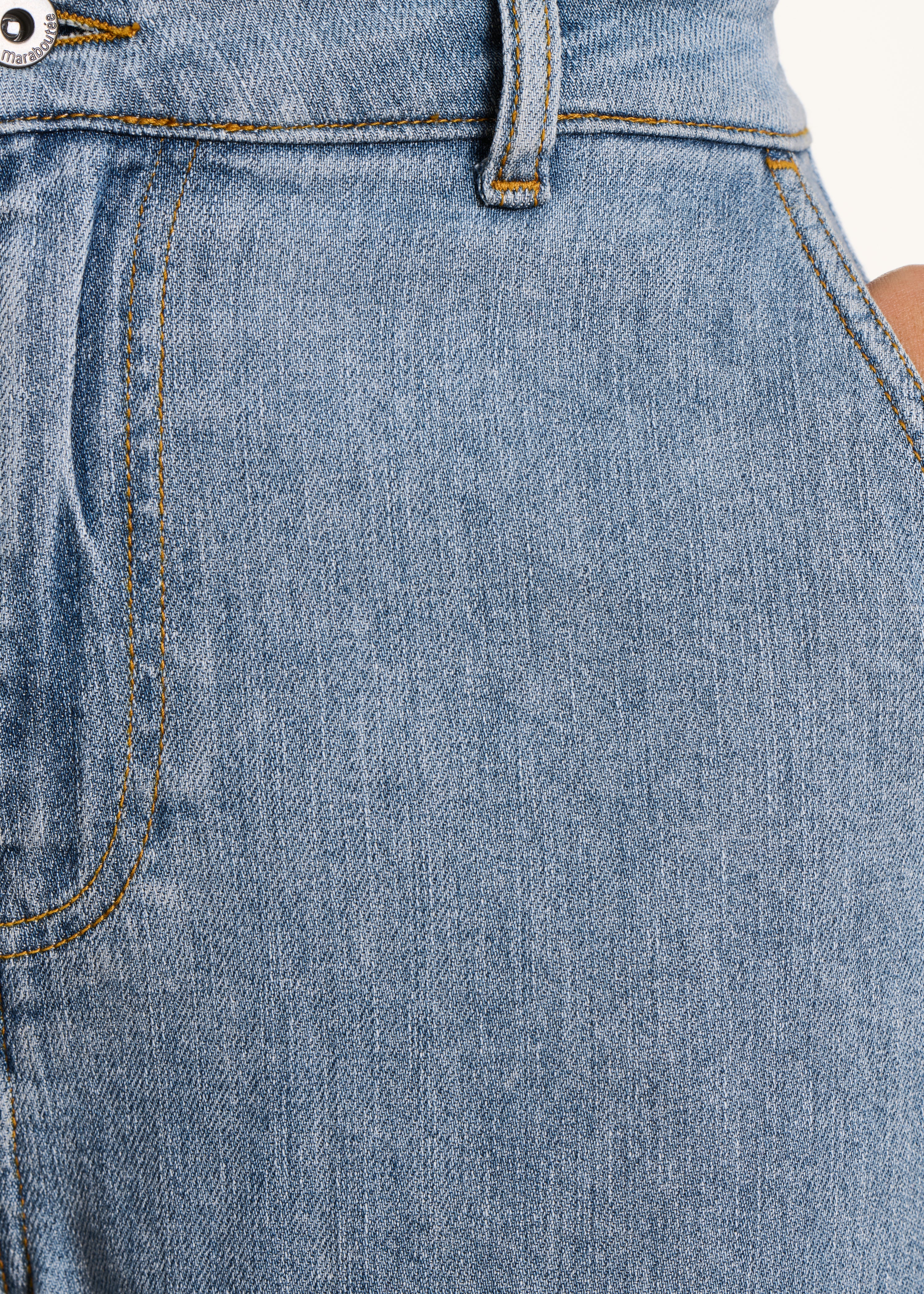 Light boyfriend jeans in organic cotton