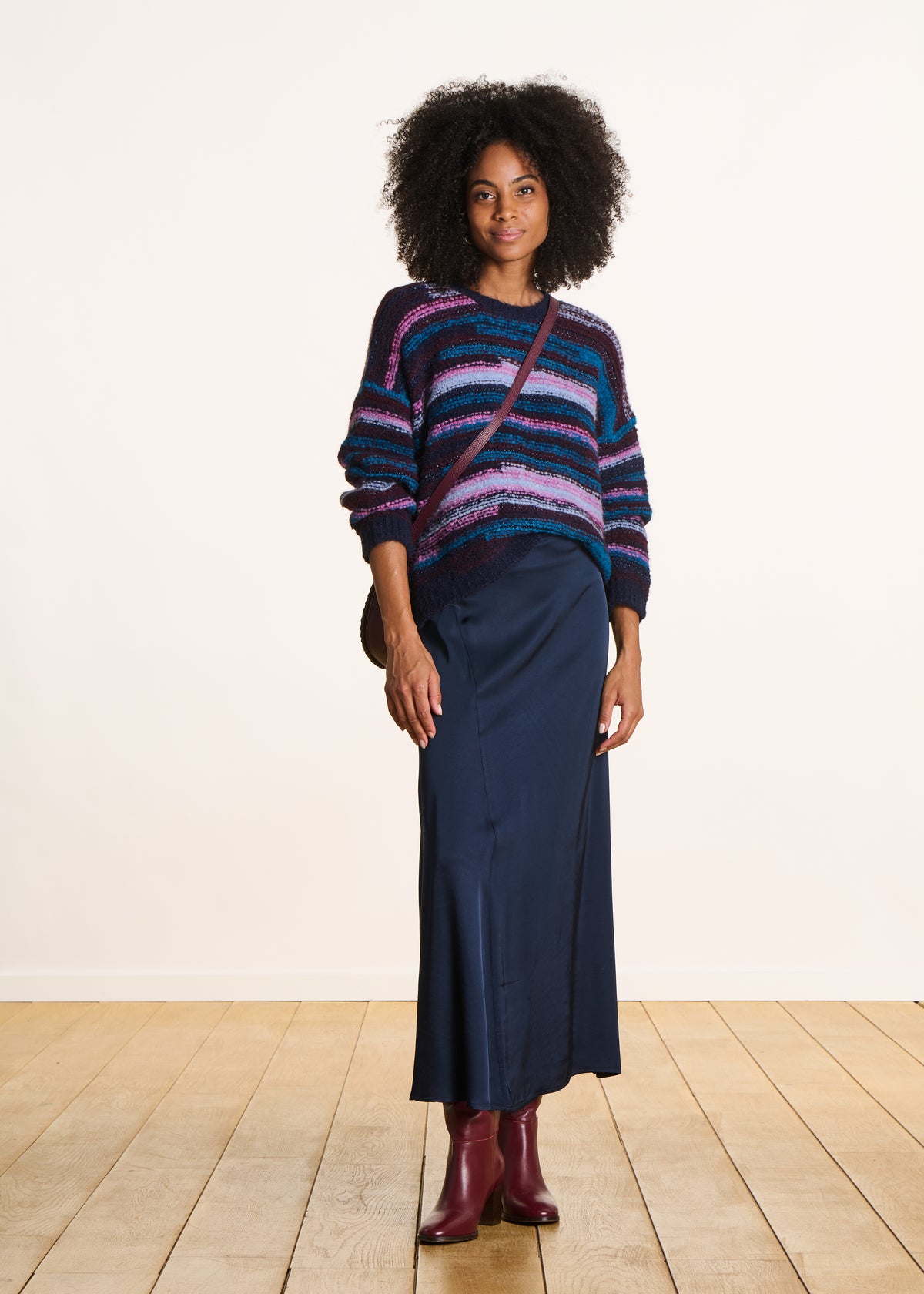 Lange rok in donkerblauw satijn