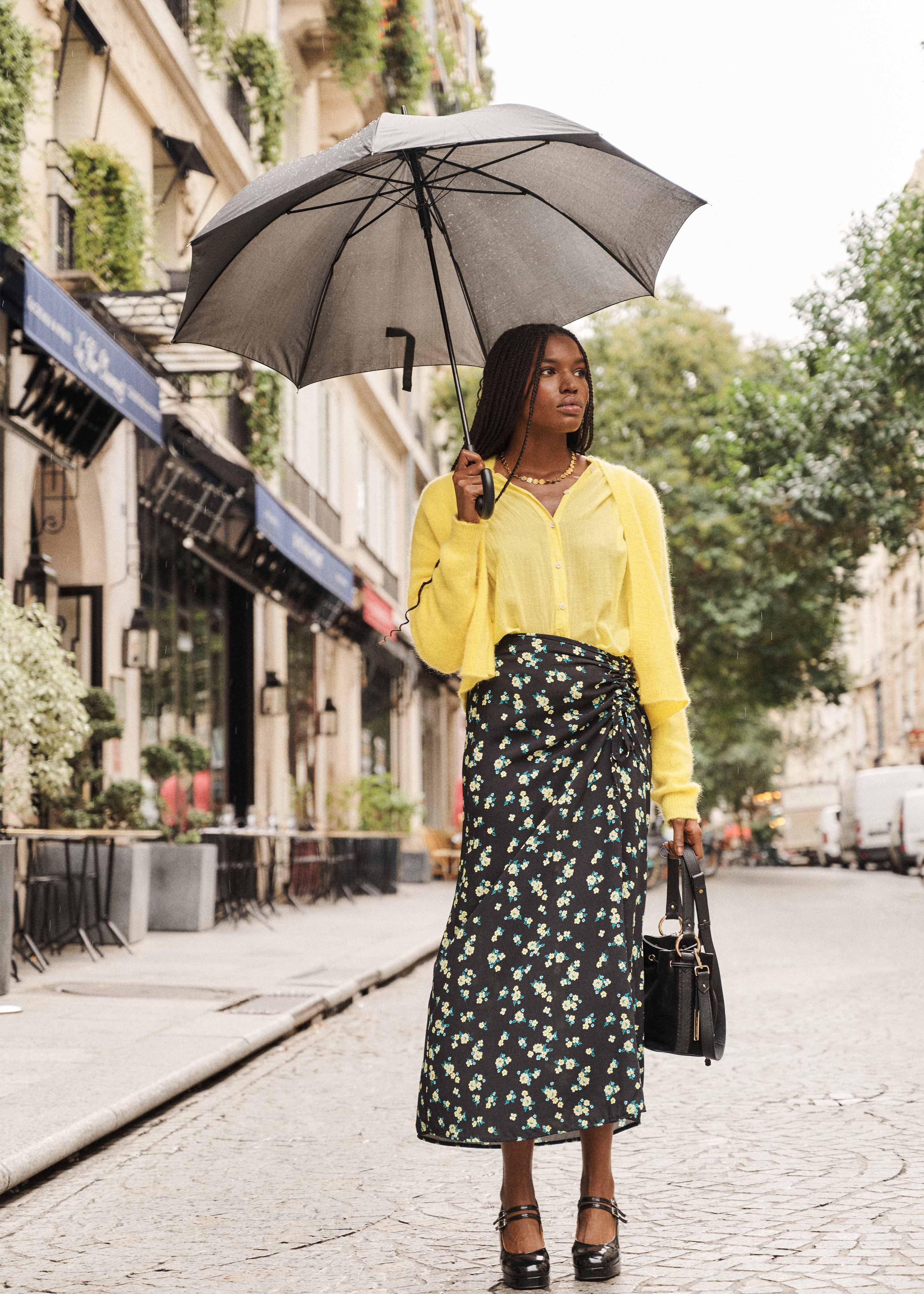 Jupe longue noire à imprimé fleuri La Fée Maraboutée