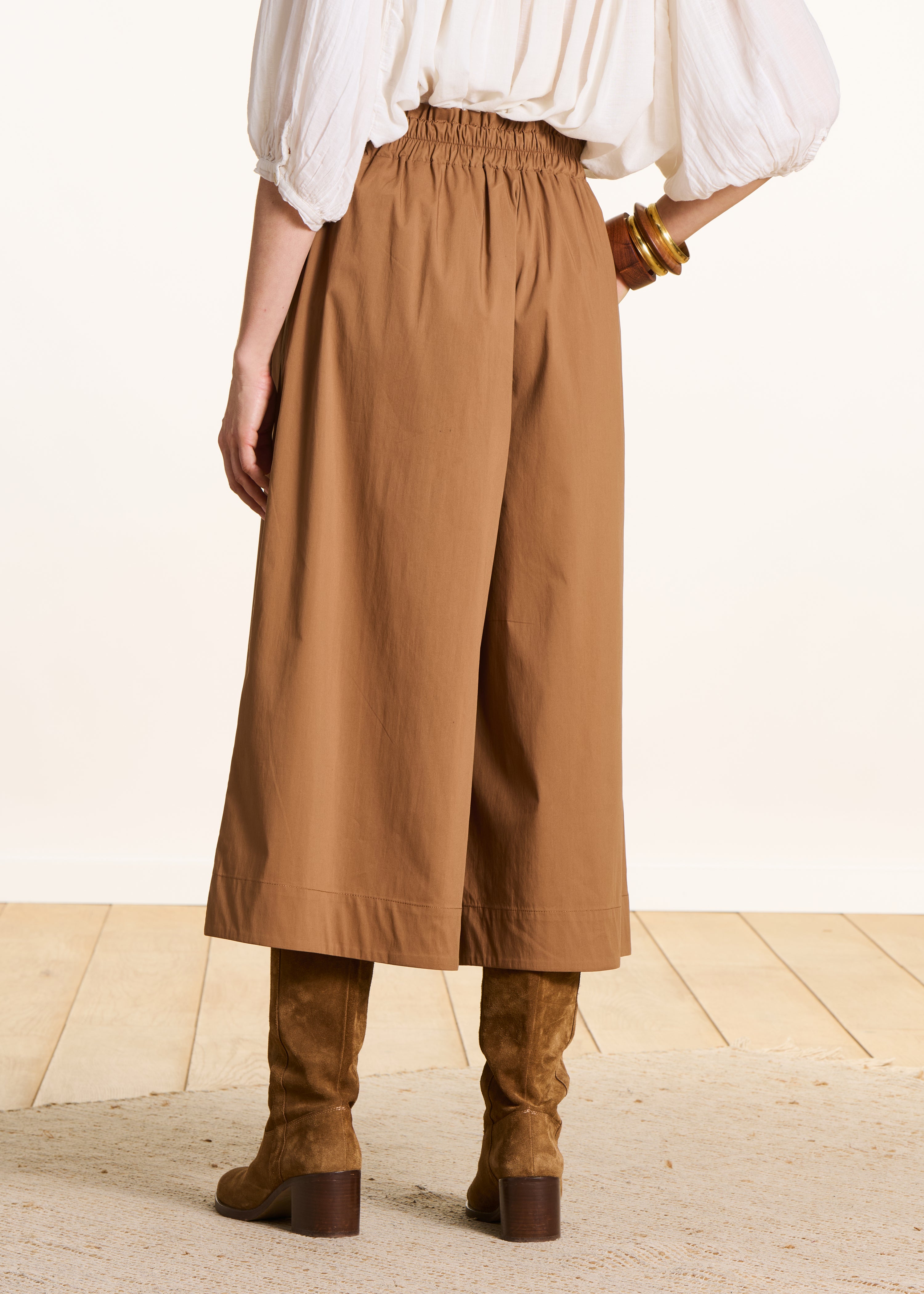 Wide camel 7/8-length trousers with tie belt