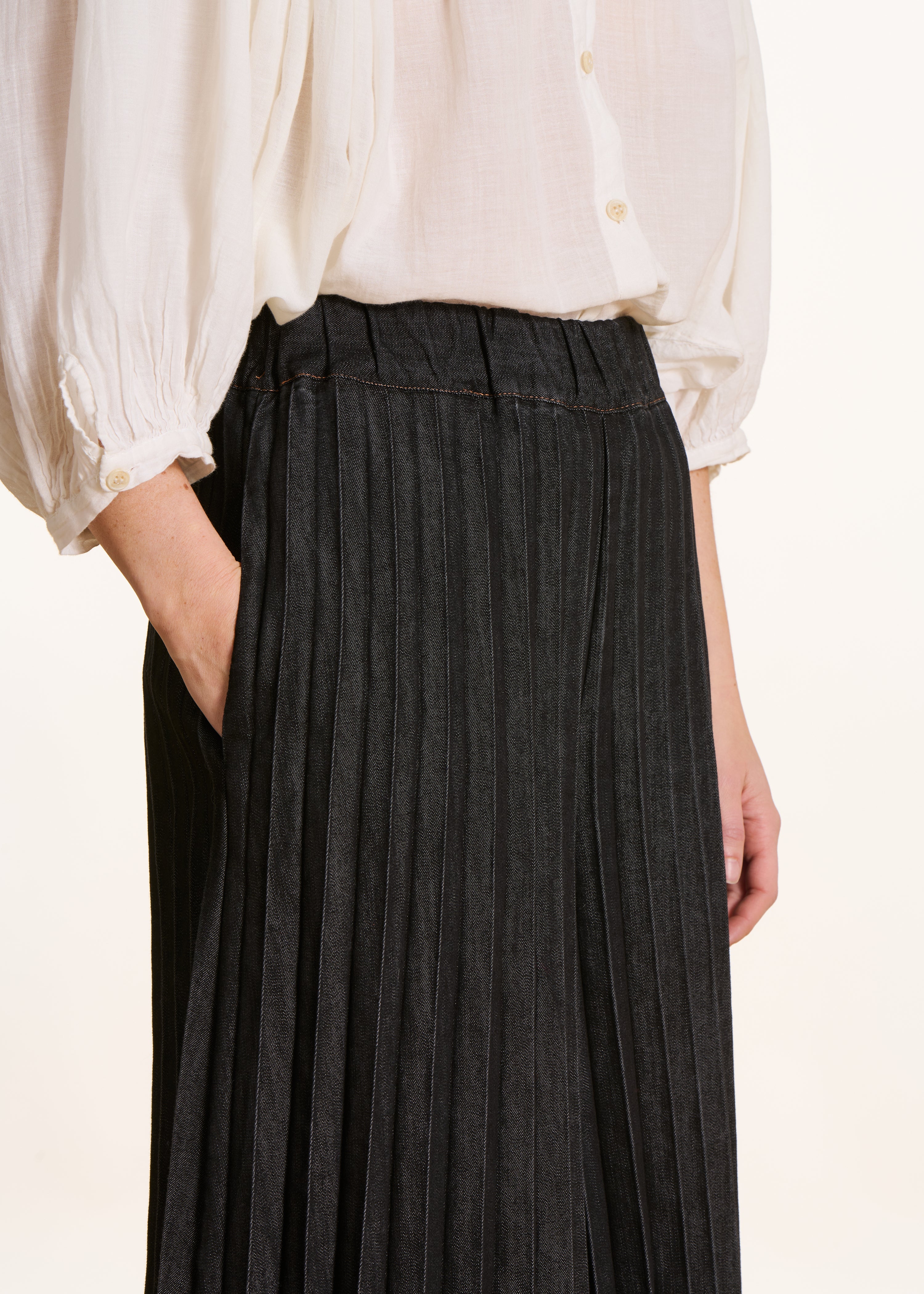 Pantalon jupe culotte en jean noir taille élastiquée