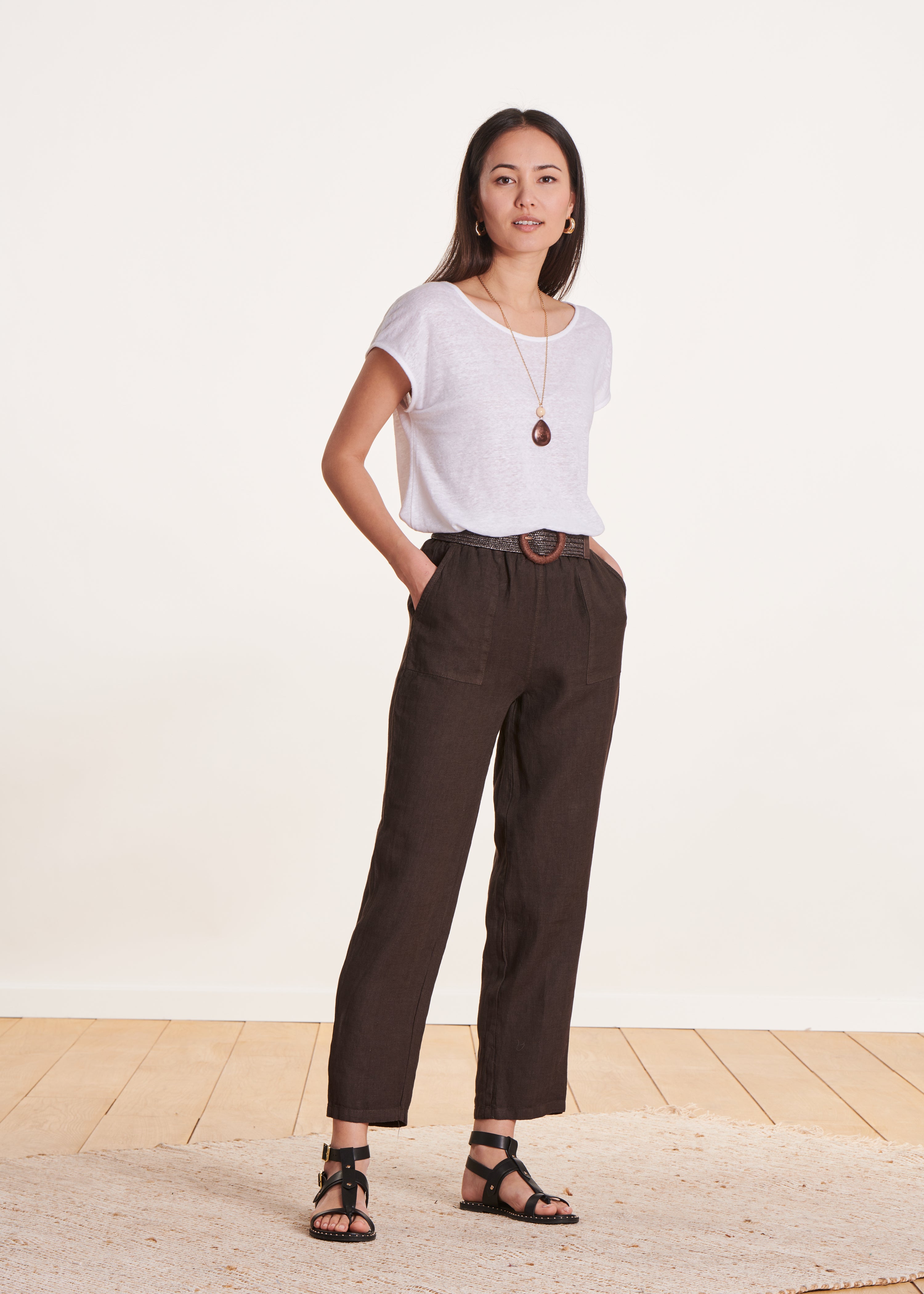 Pantalon cigarette marron en lin La Fée Maraboutée