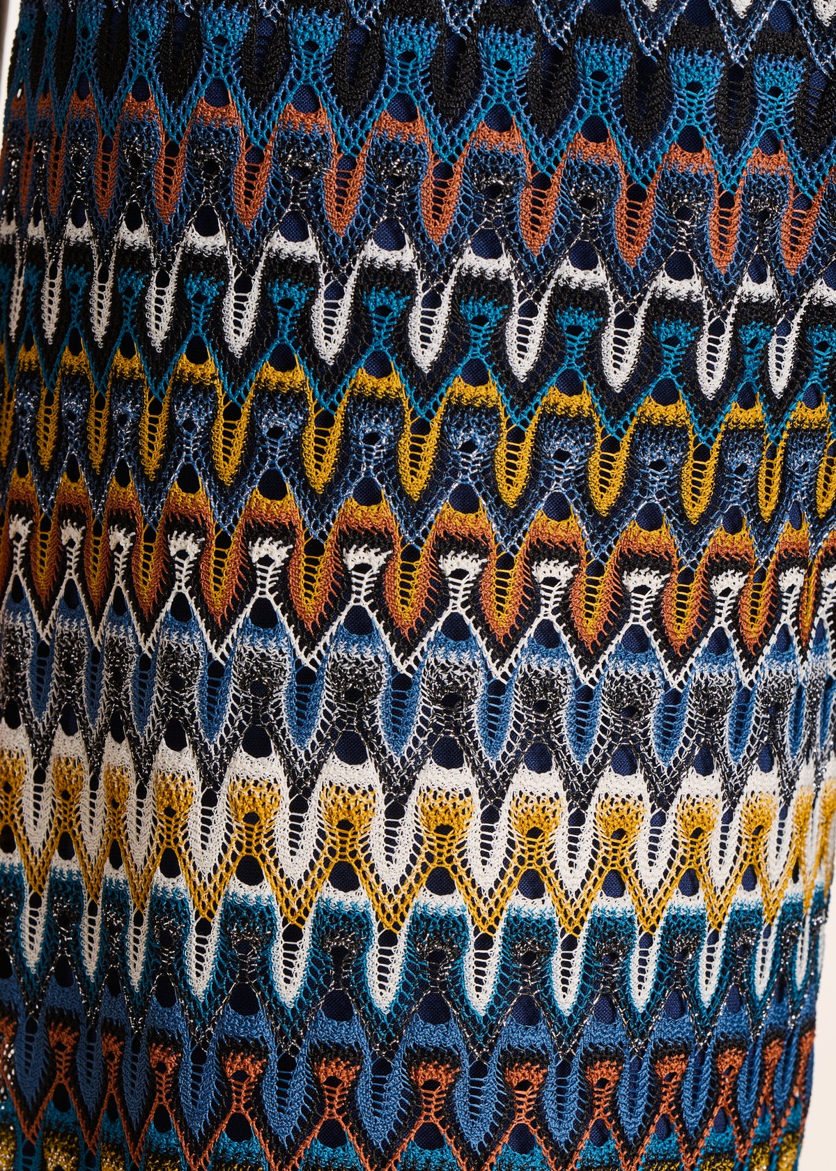 Weit geschnittene 7/8-Häkelhose in Blau