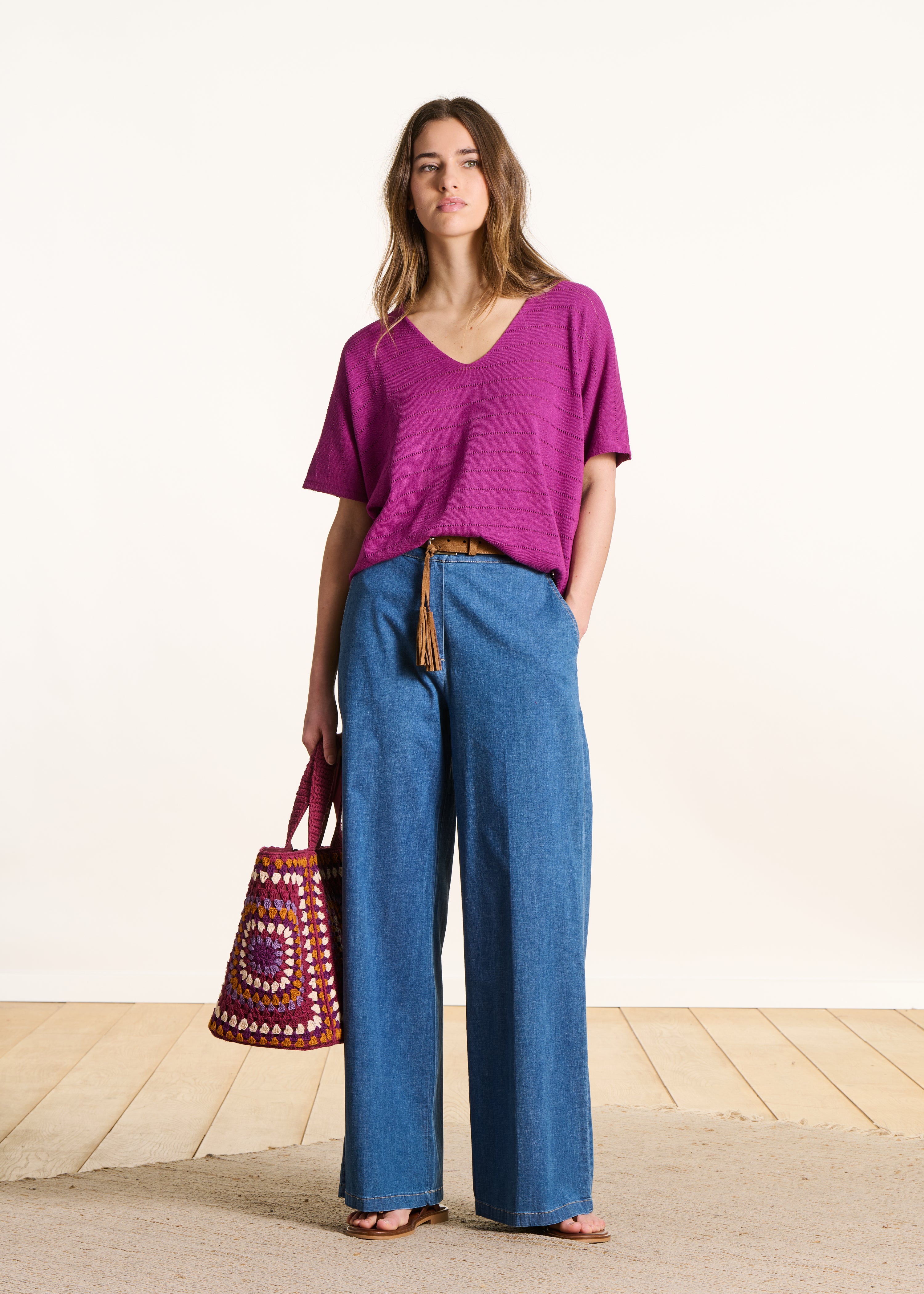 Maglione oversize viola traforato maniche corte