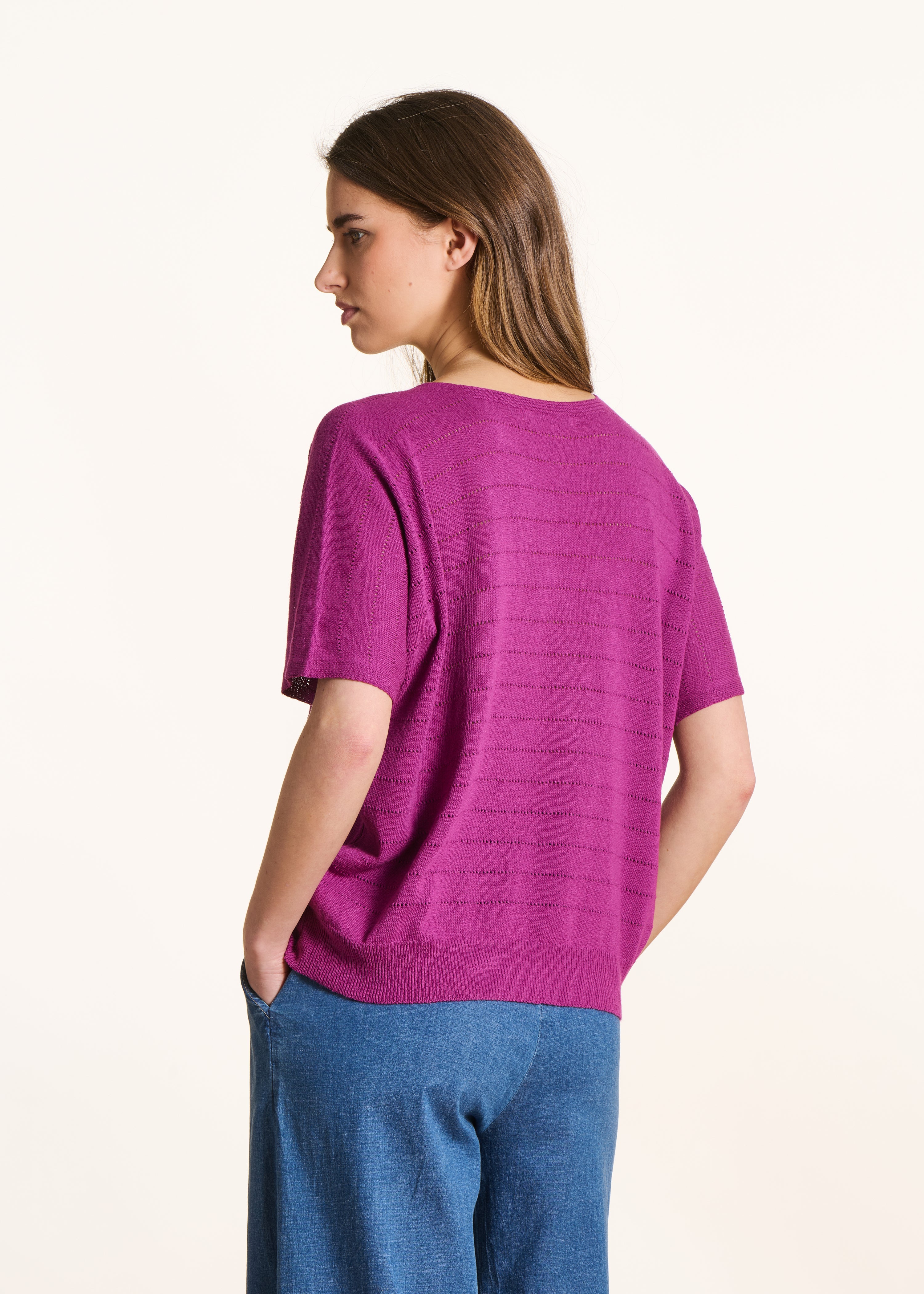 Maglione oversize viola traforato maniche corte