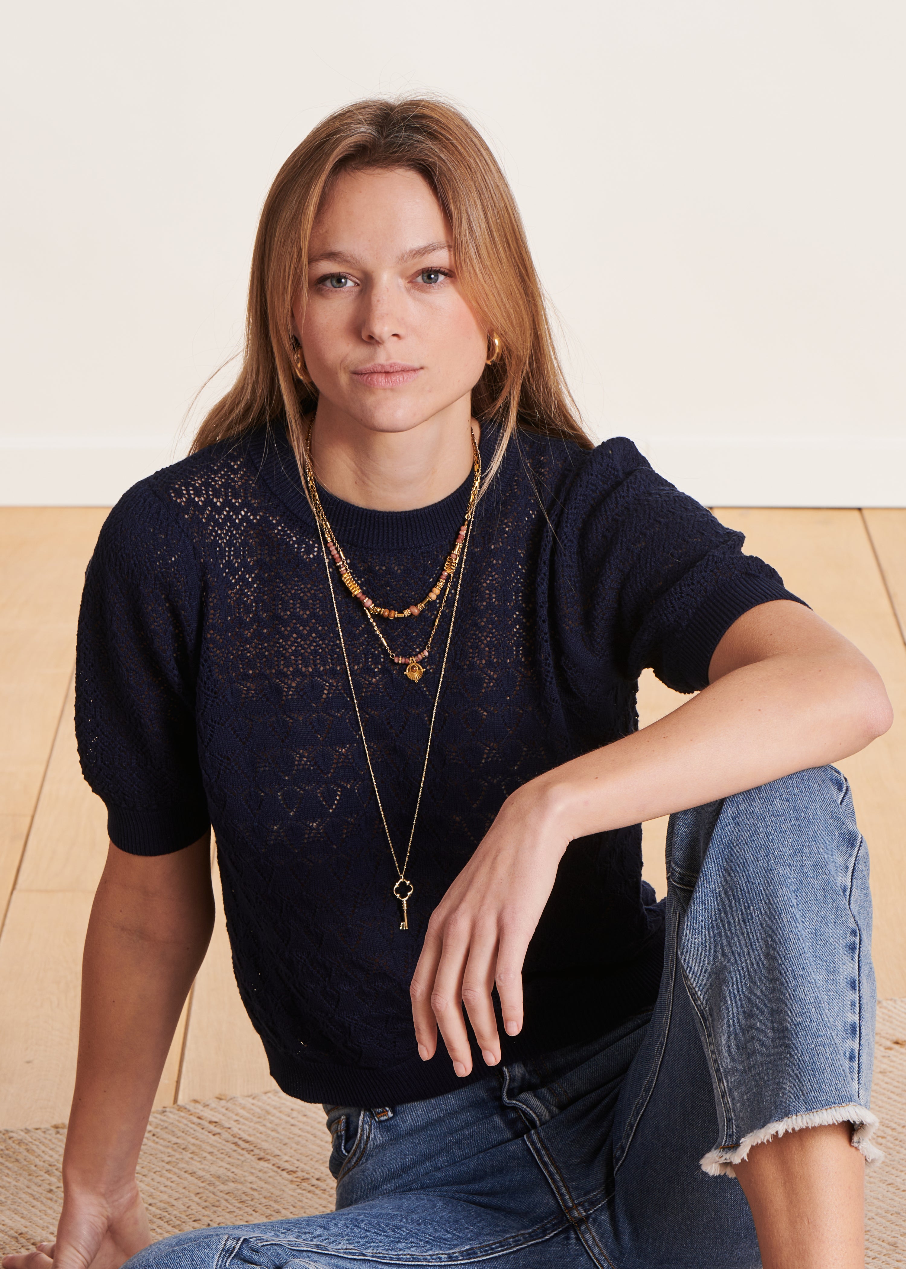 Suéter azul marino de manga corta en punto calado La Fée Maraboutée