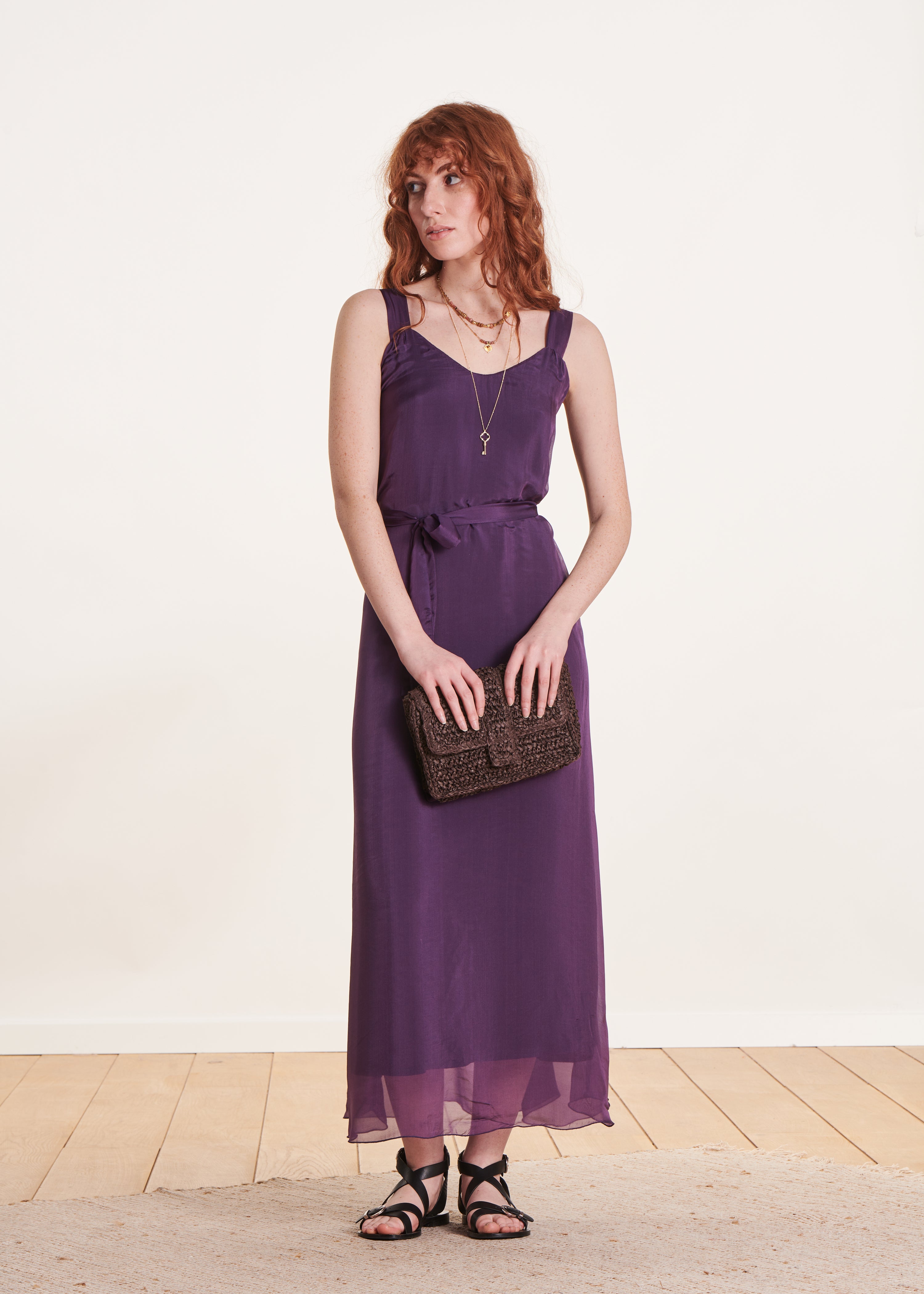 Robe longue à bretelles prune en viscose/soie La Fée Maraboutée