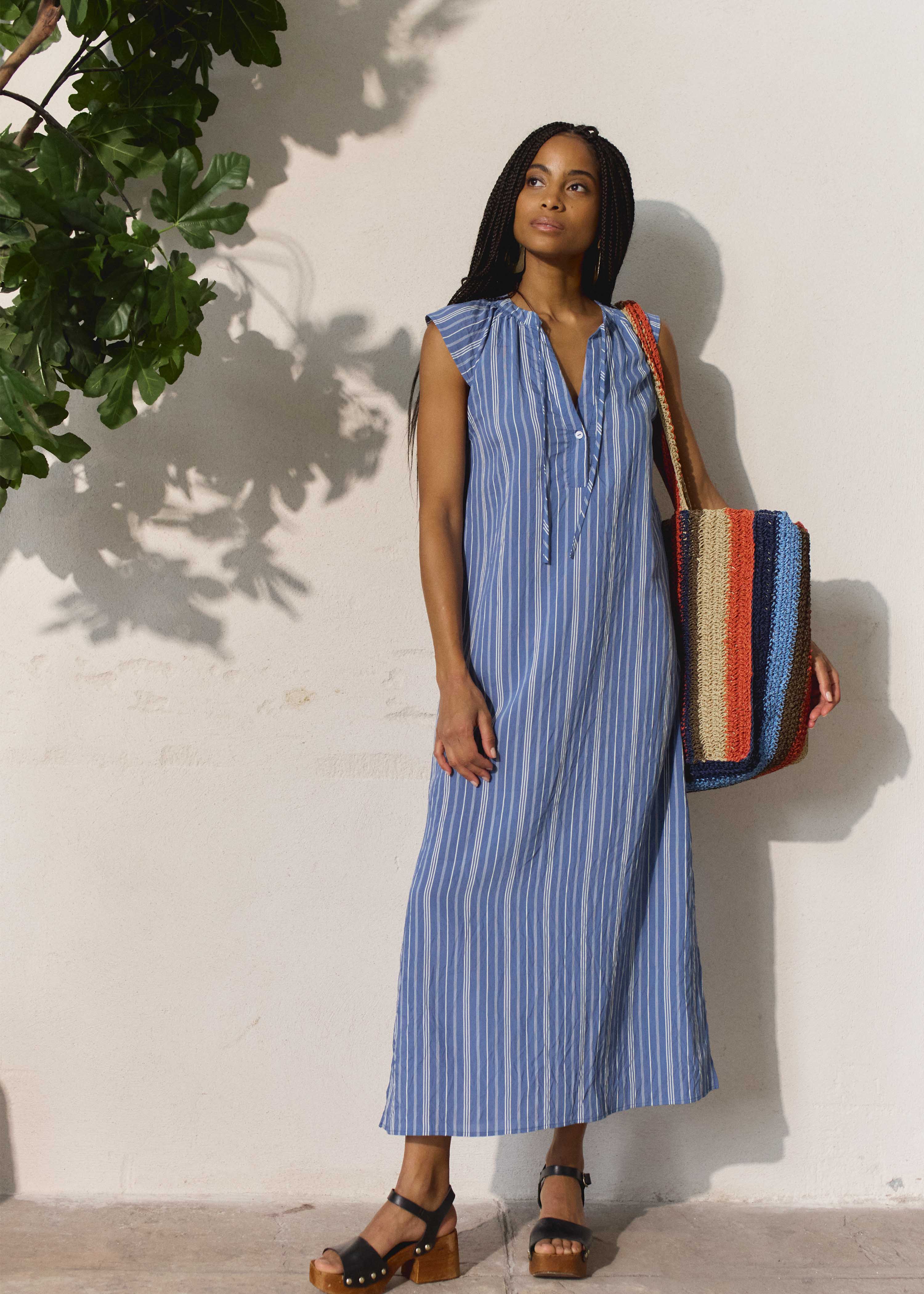 Blauw gestreepte mouwloze maxi jurk La Fée Maraboutée