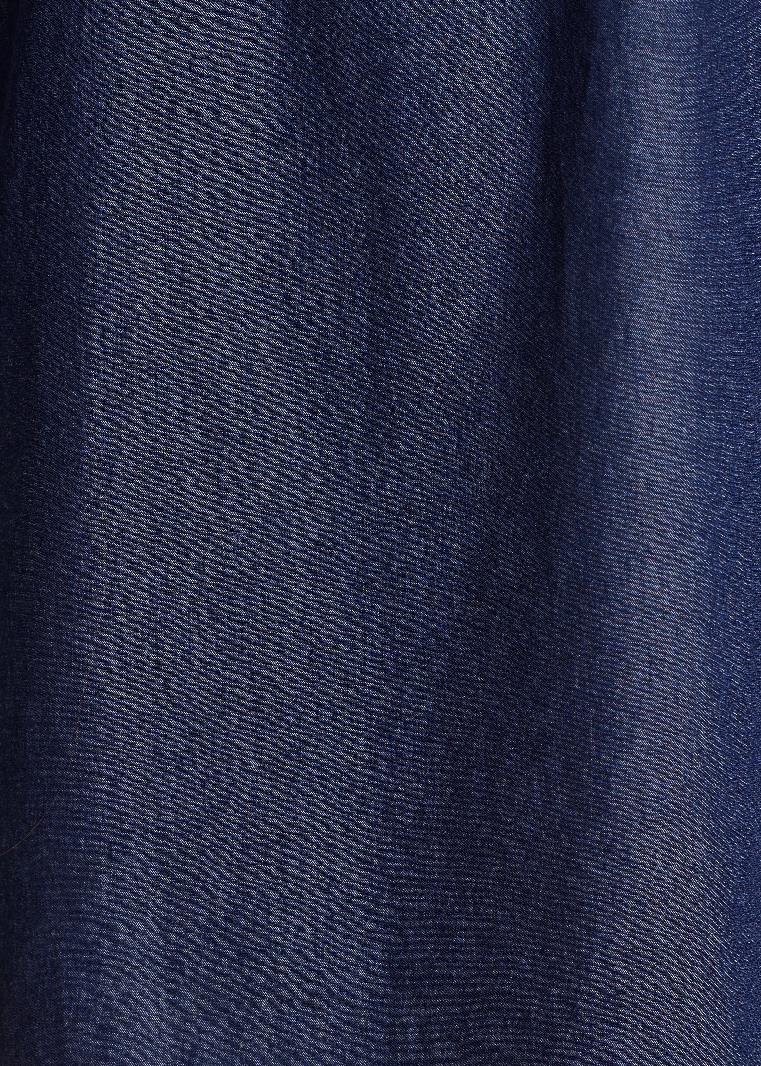 Kurzes, gerades Kleid aus grobem Jeansstoff