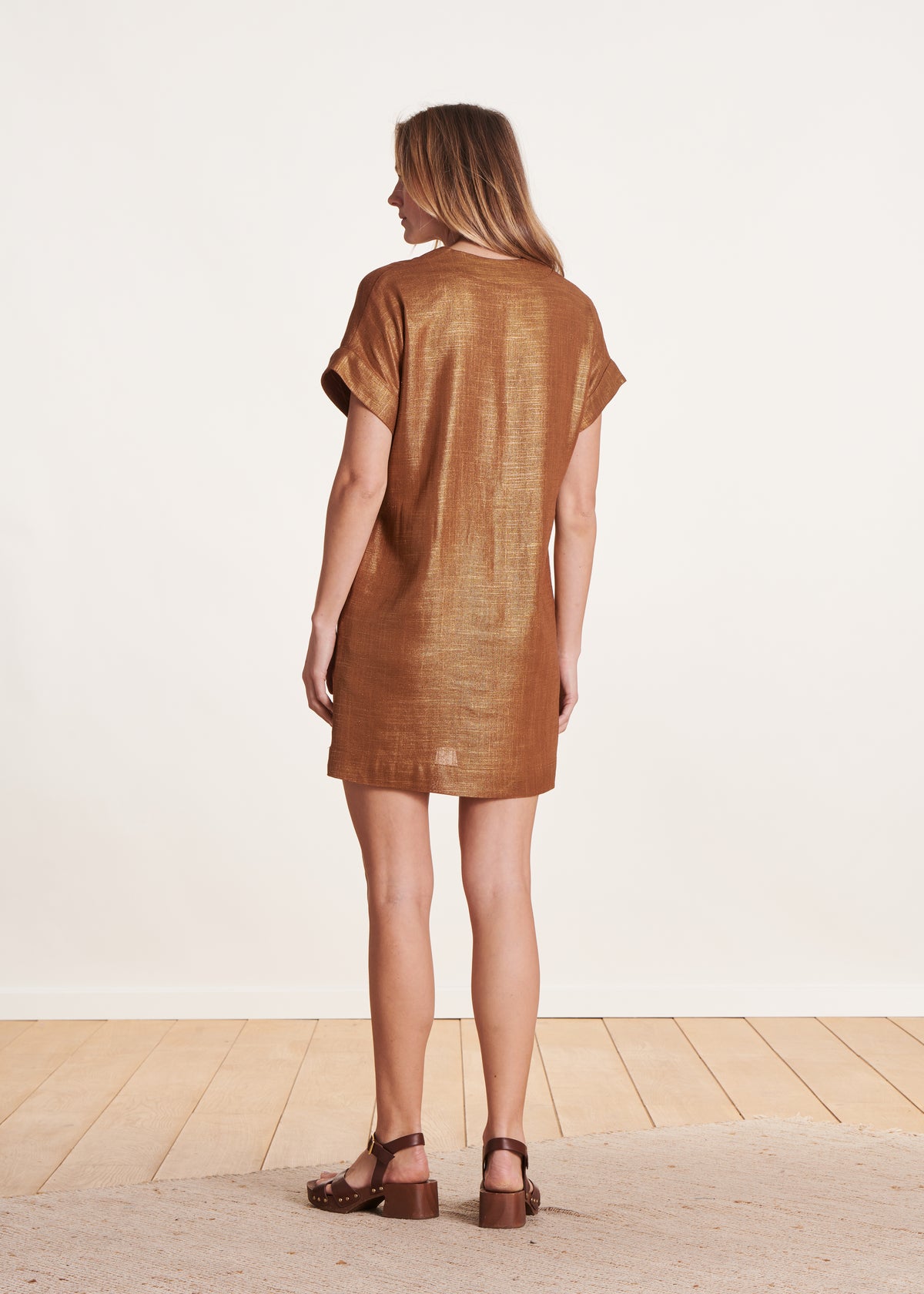 Robe courte en lin foiled bronze manches courtes