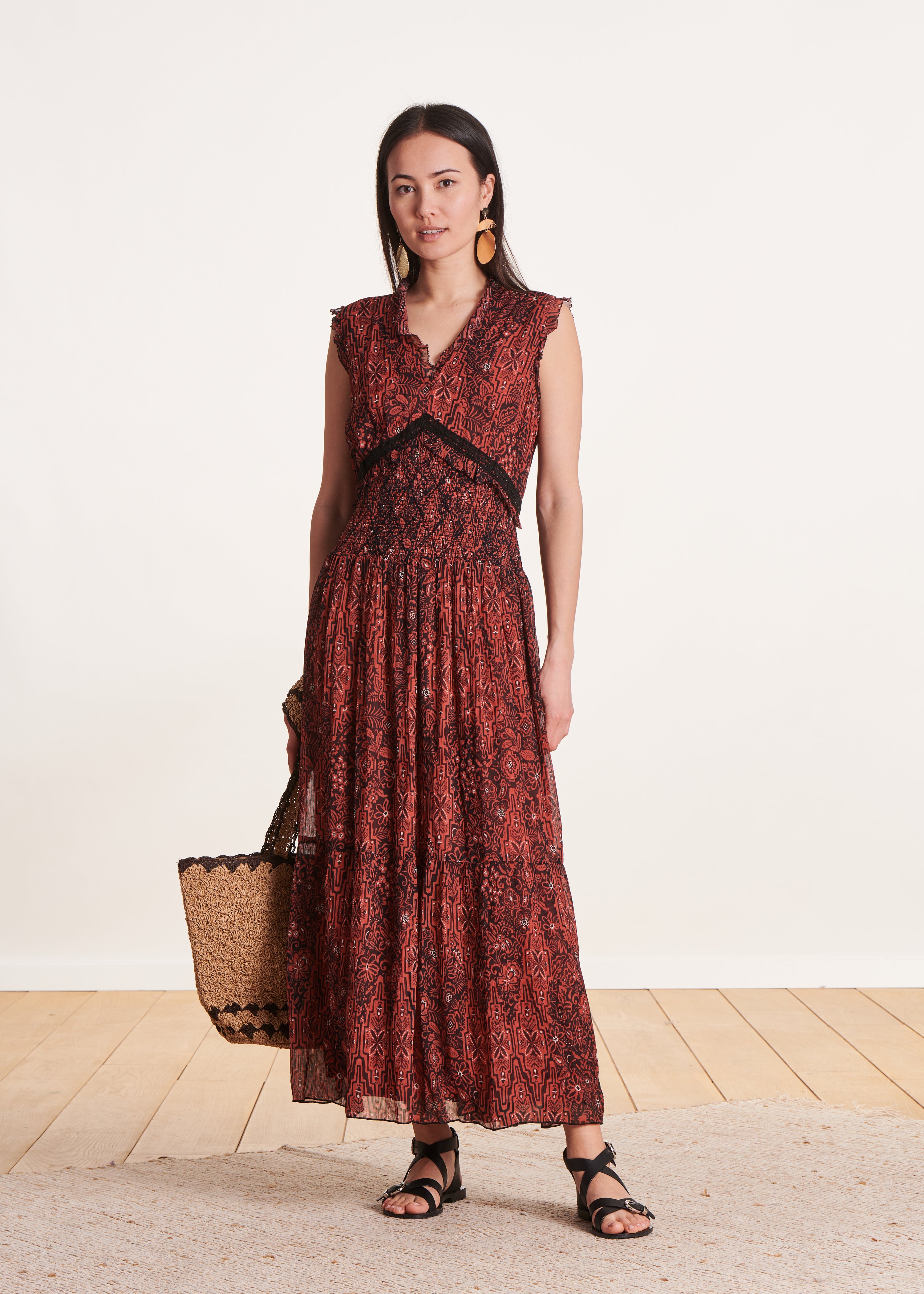 Lange Jurk Jurk Smokwerk Aansluitende Bruine Lange Jurk In