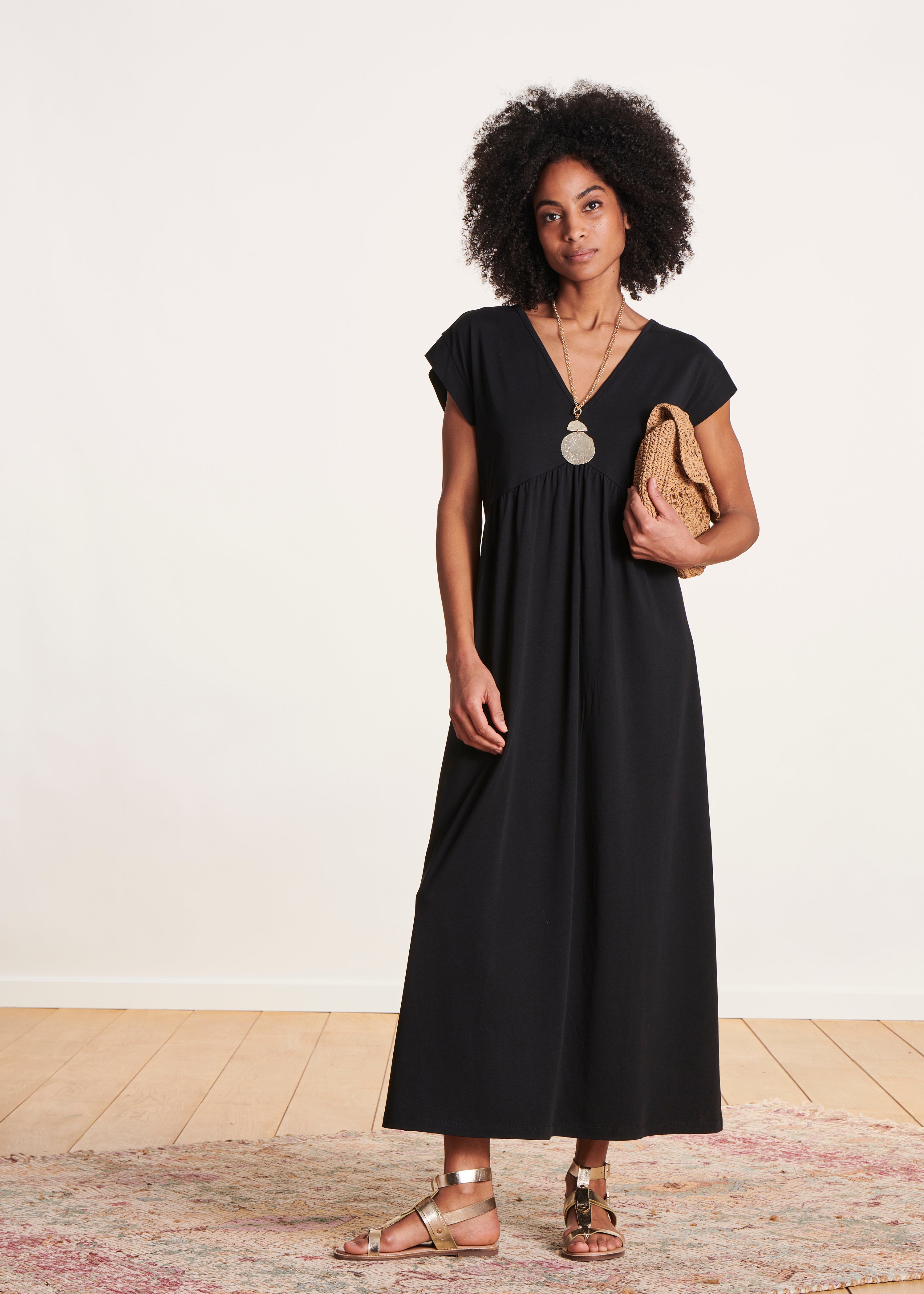 Black fluid midi dress with V-neck in lyocell