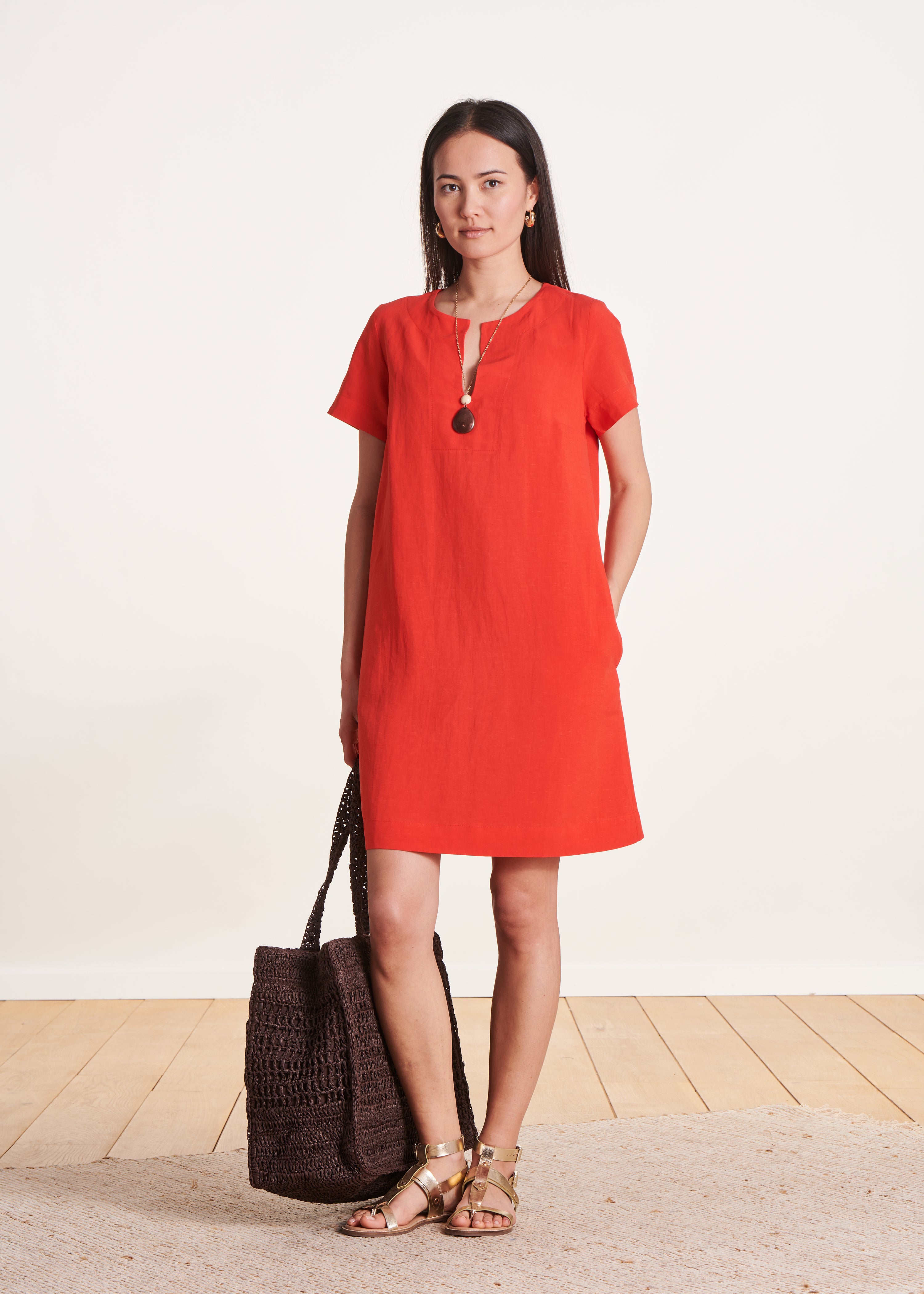 Robe courte droite orange à manches courtes La Fée Maraboutée