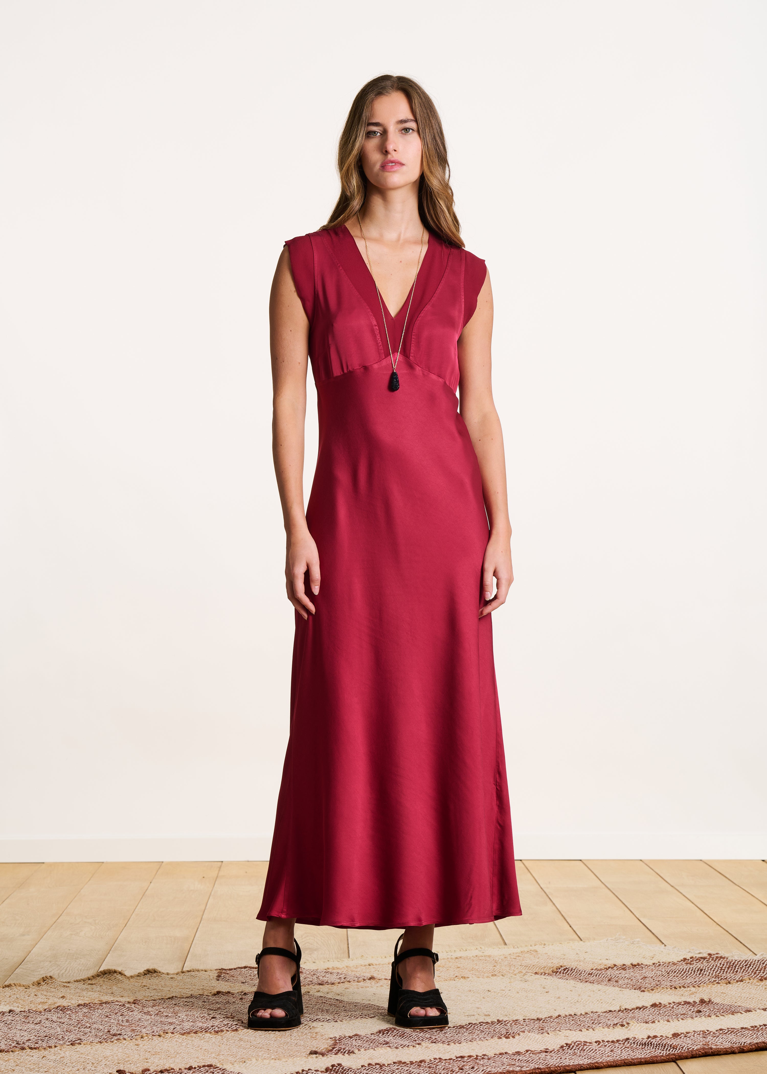 Abito lungo fluido elegante rosso