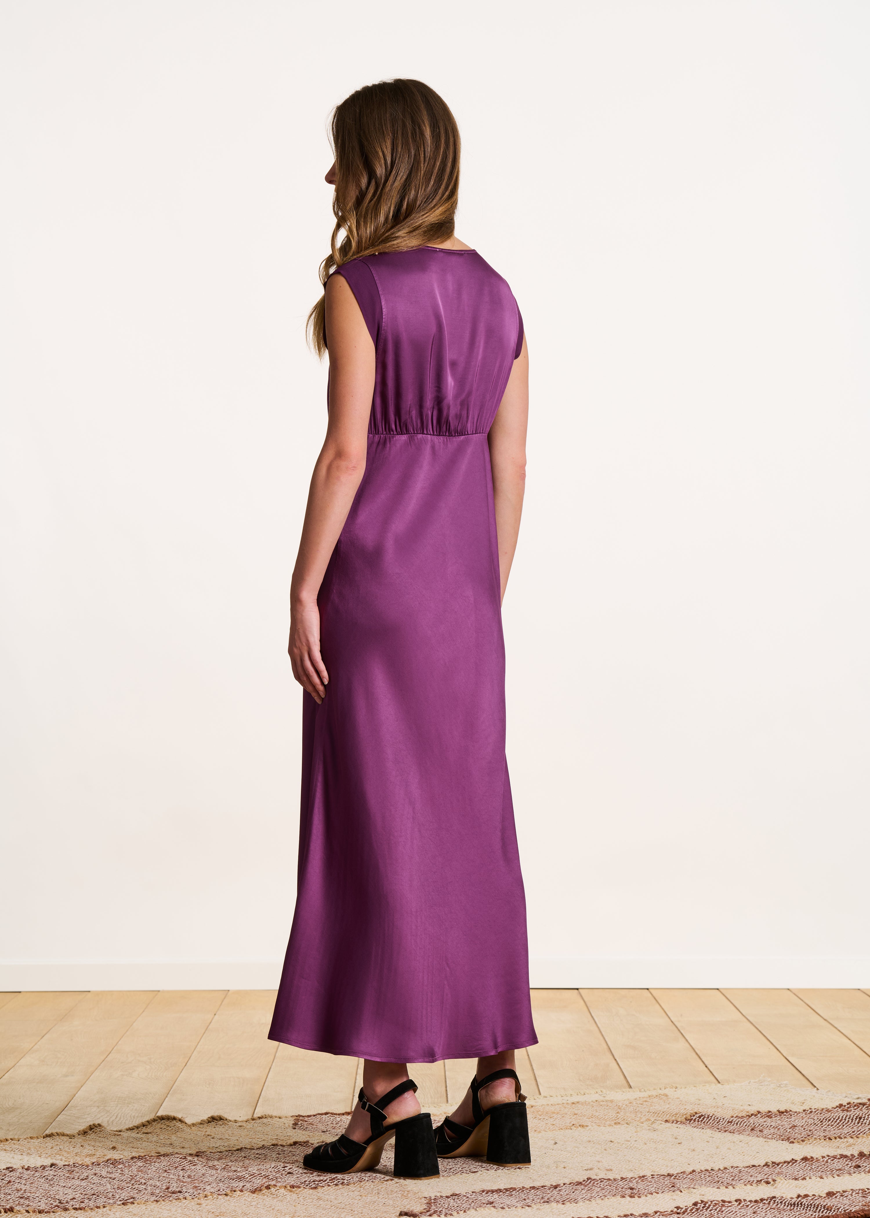 Abito lungo fluido elegante viola