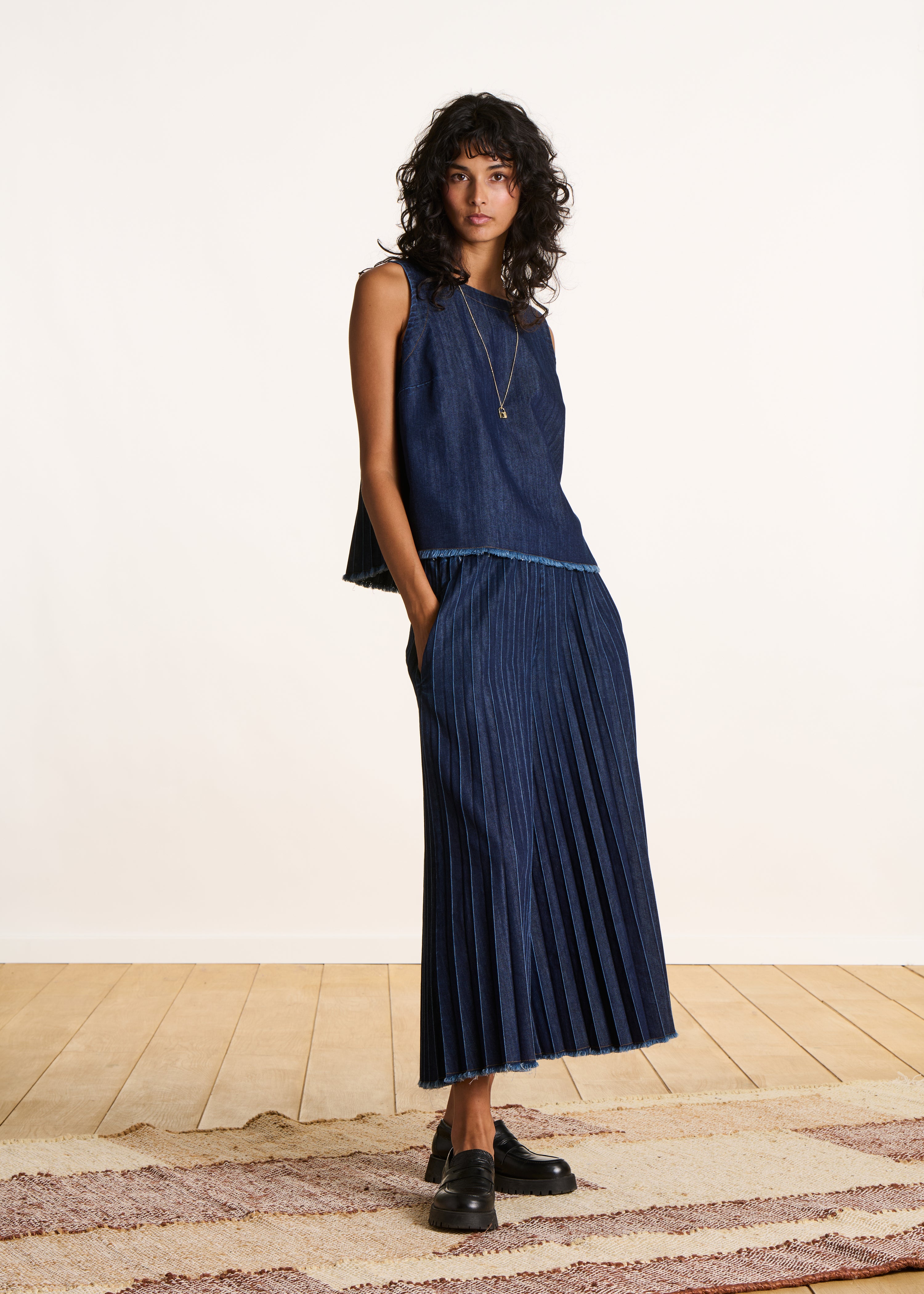 Top en jean brut sans manches