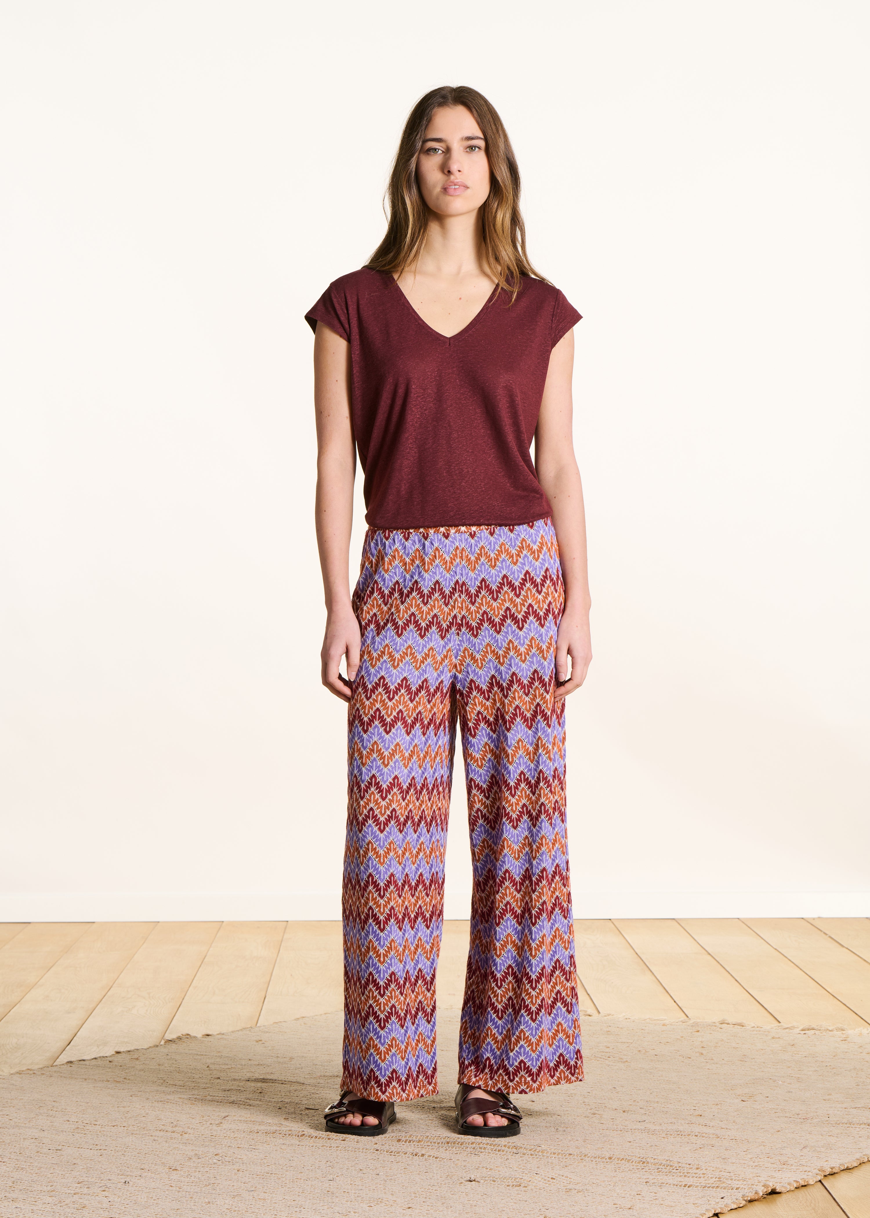 Brown lyocell V-neck short-sleeve T-shirt