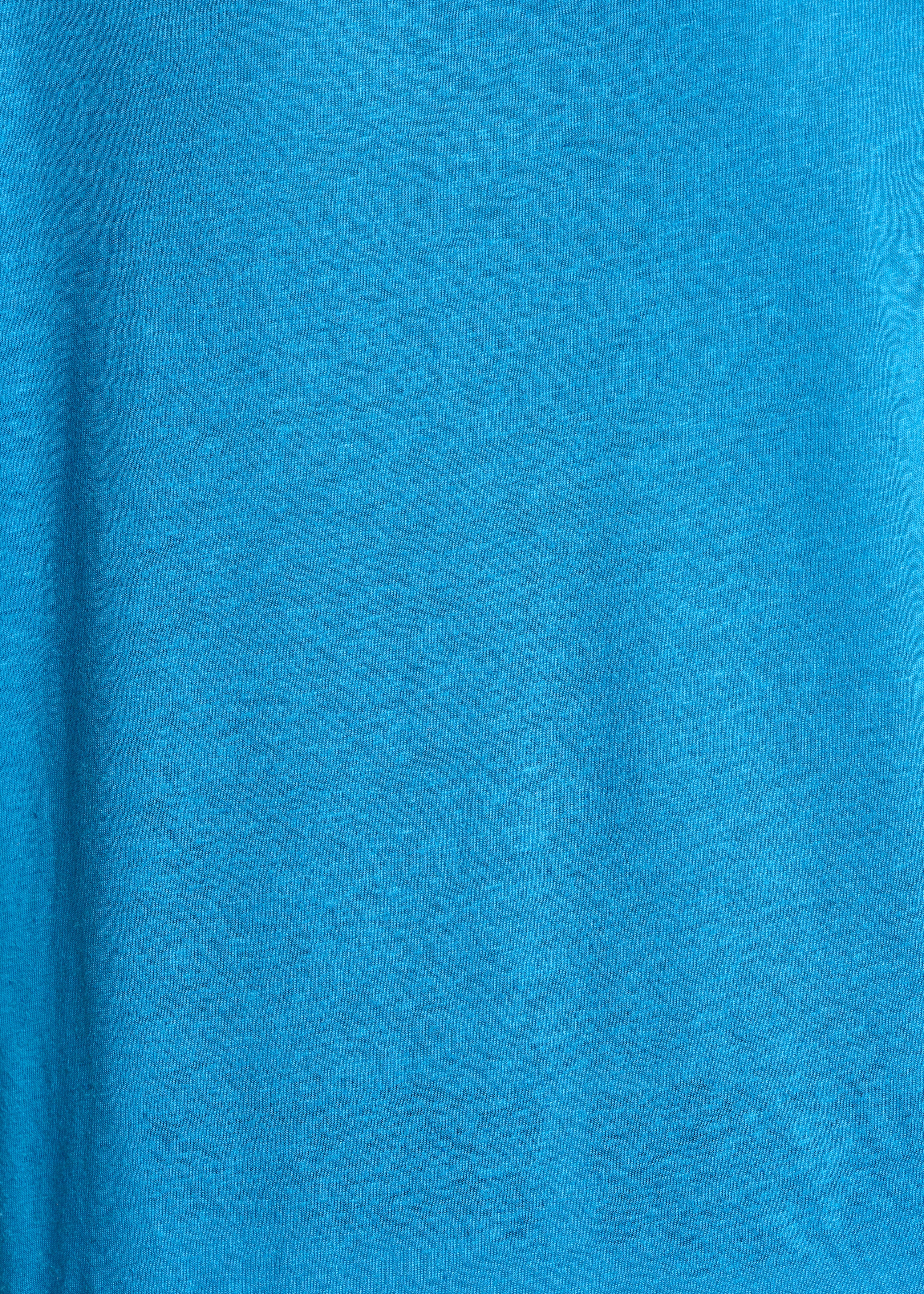 Hellblaues T-Shirt aus Lyocell mit V-Ausschnitt und kurzen Ärmeln