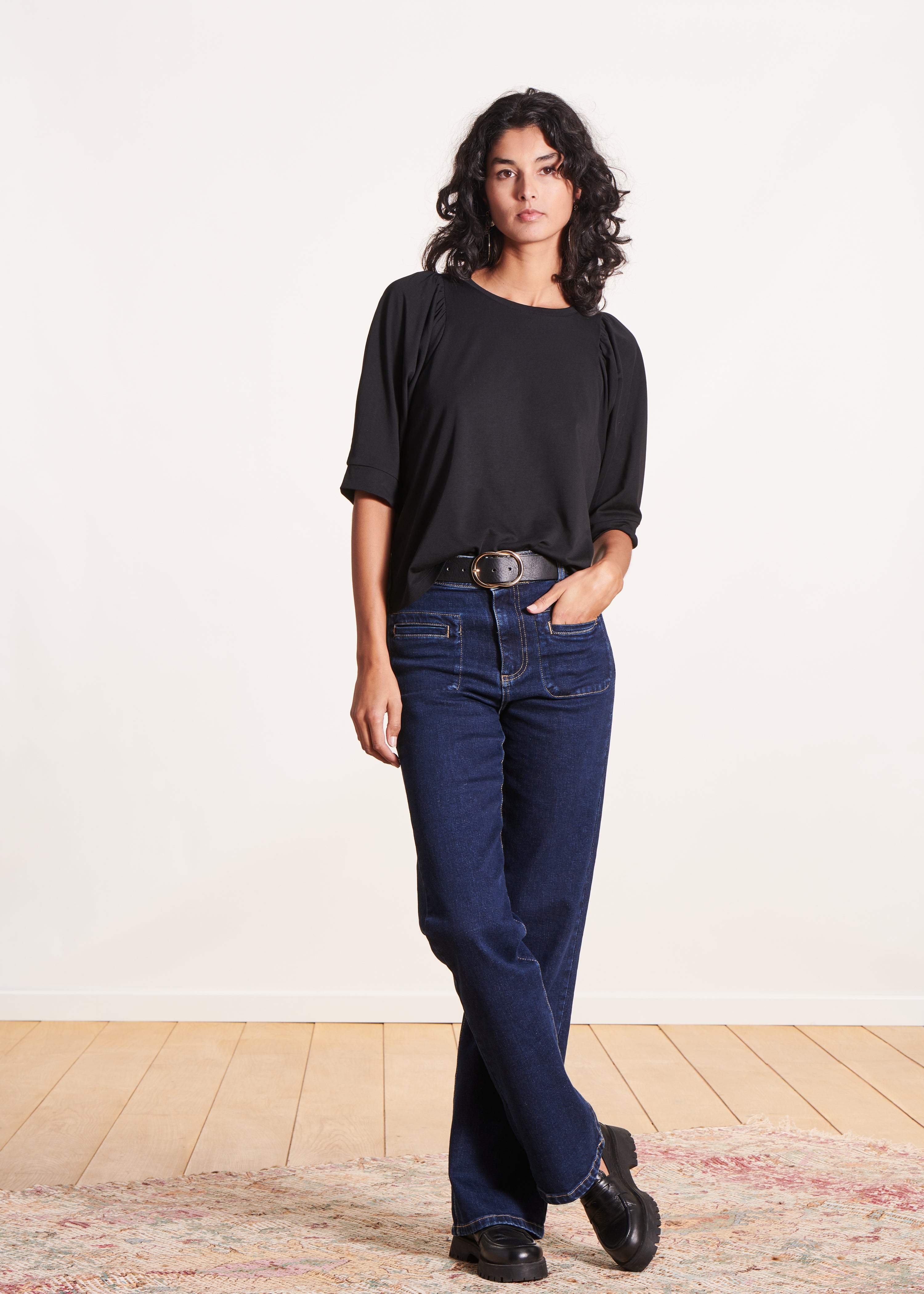 T-shirt zwart oversize en lyocell col rond
