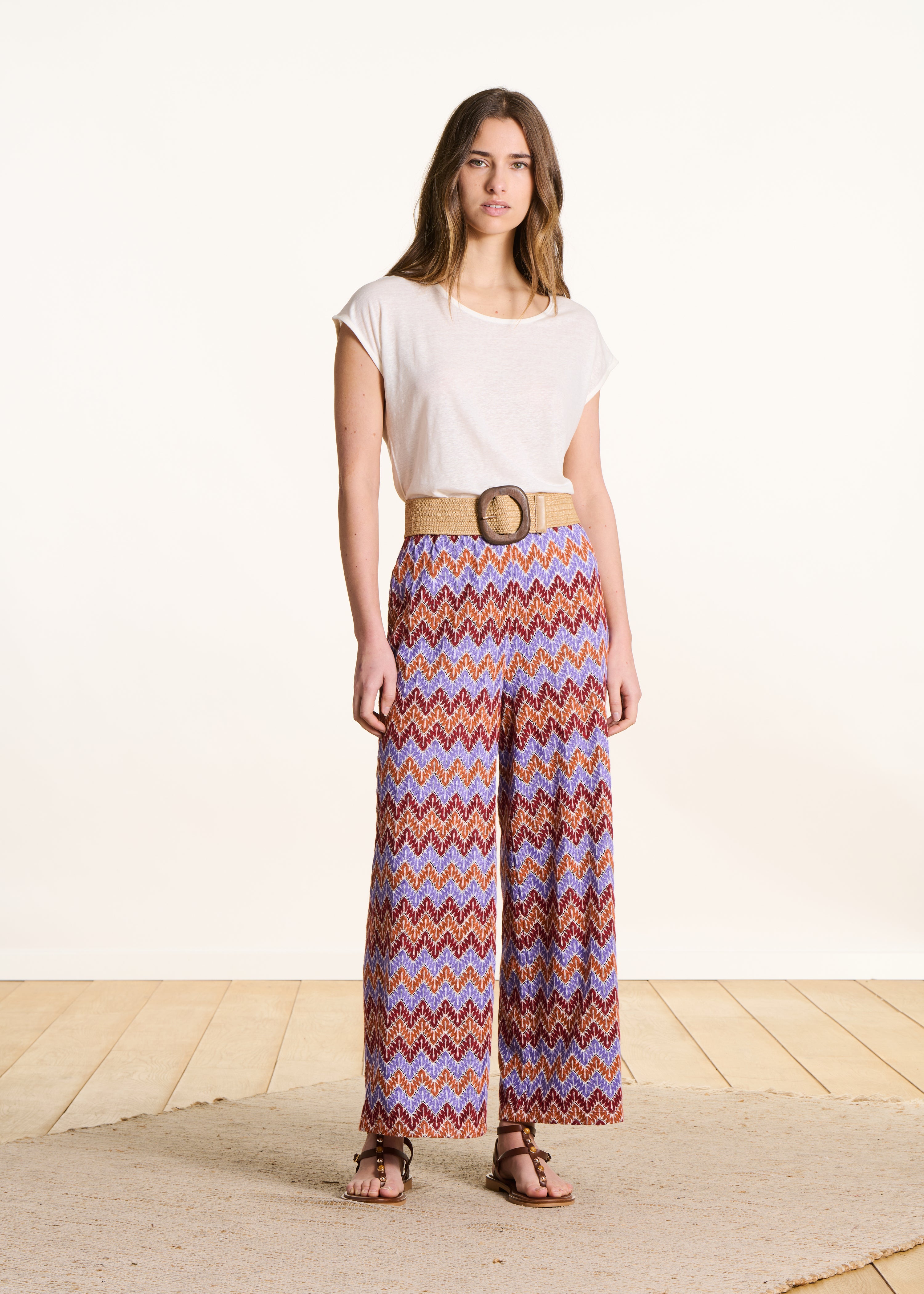 Straight off-white T-shirt with round neck in lyocell and linen