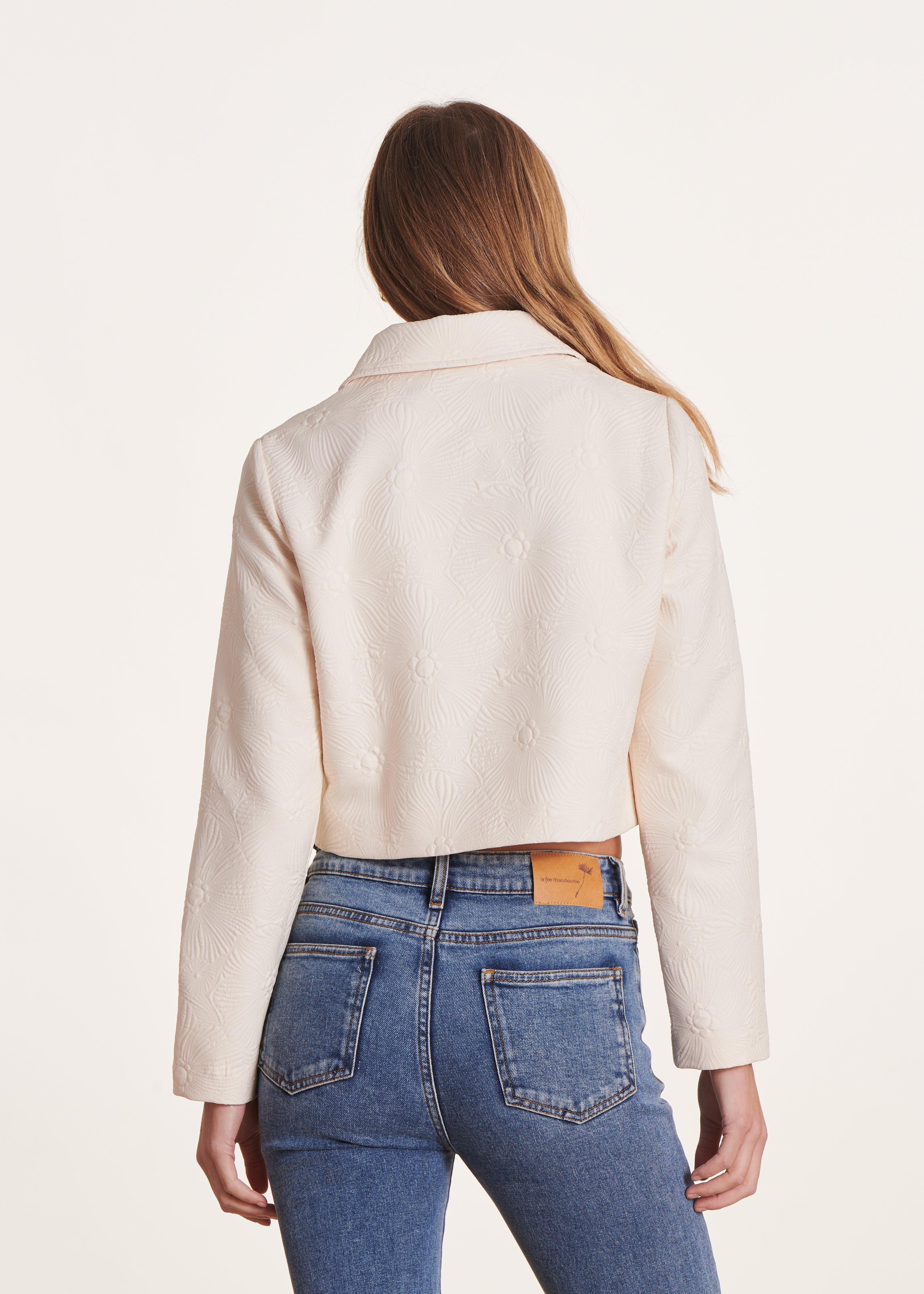 Short jacket in ecru jacquard with shirt collar