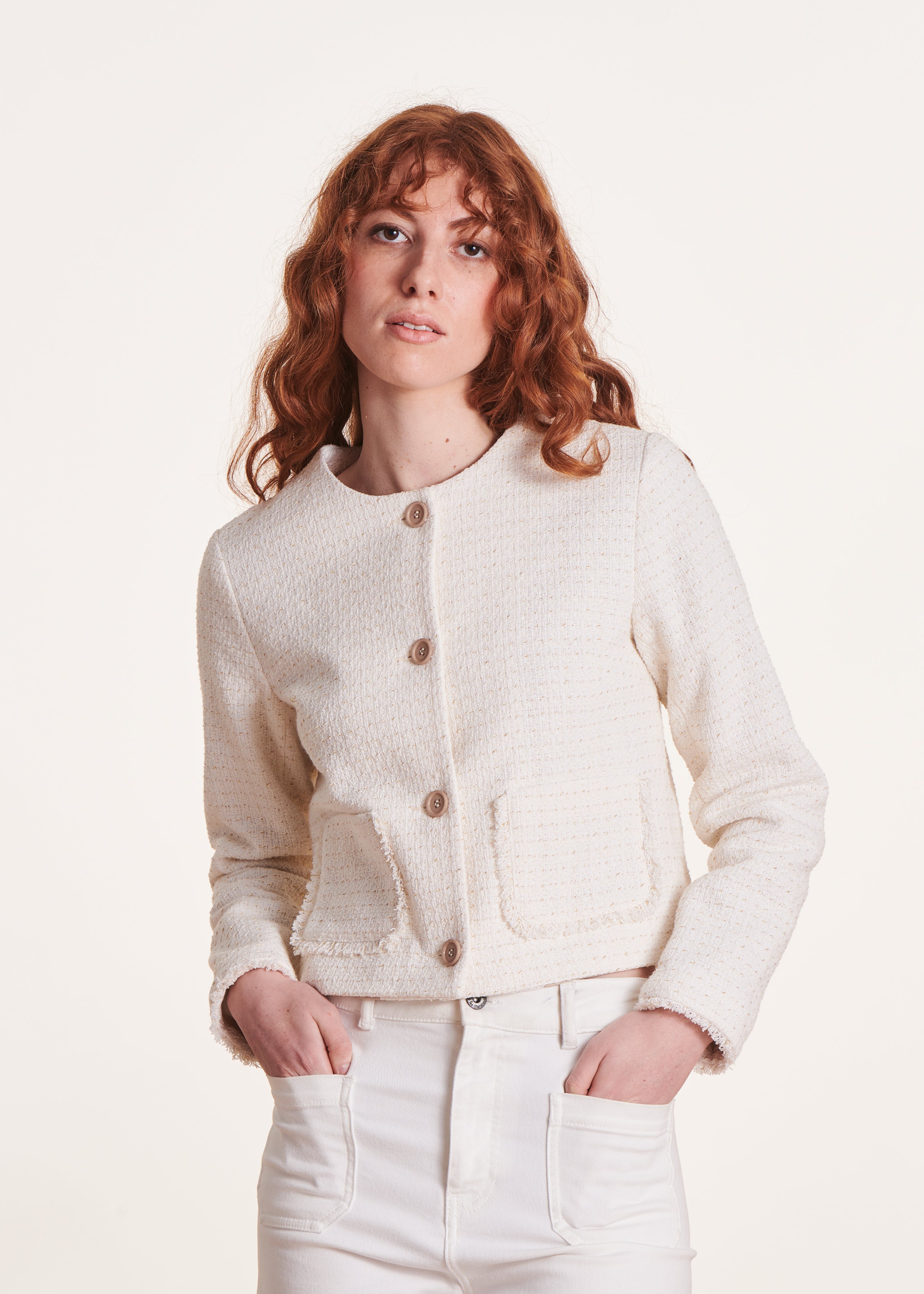 Veste courte et droite écrue à col rond La Fée Maraboutée