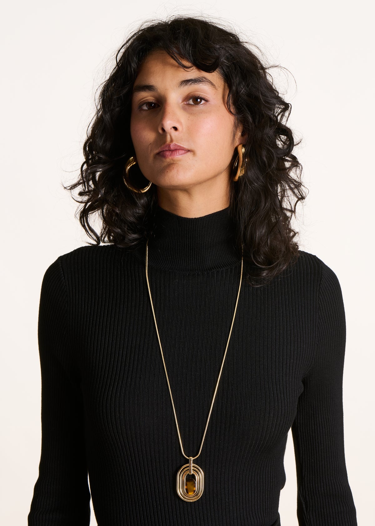 Collier sautoir doré avec résine bicolore doré et marron