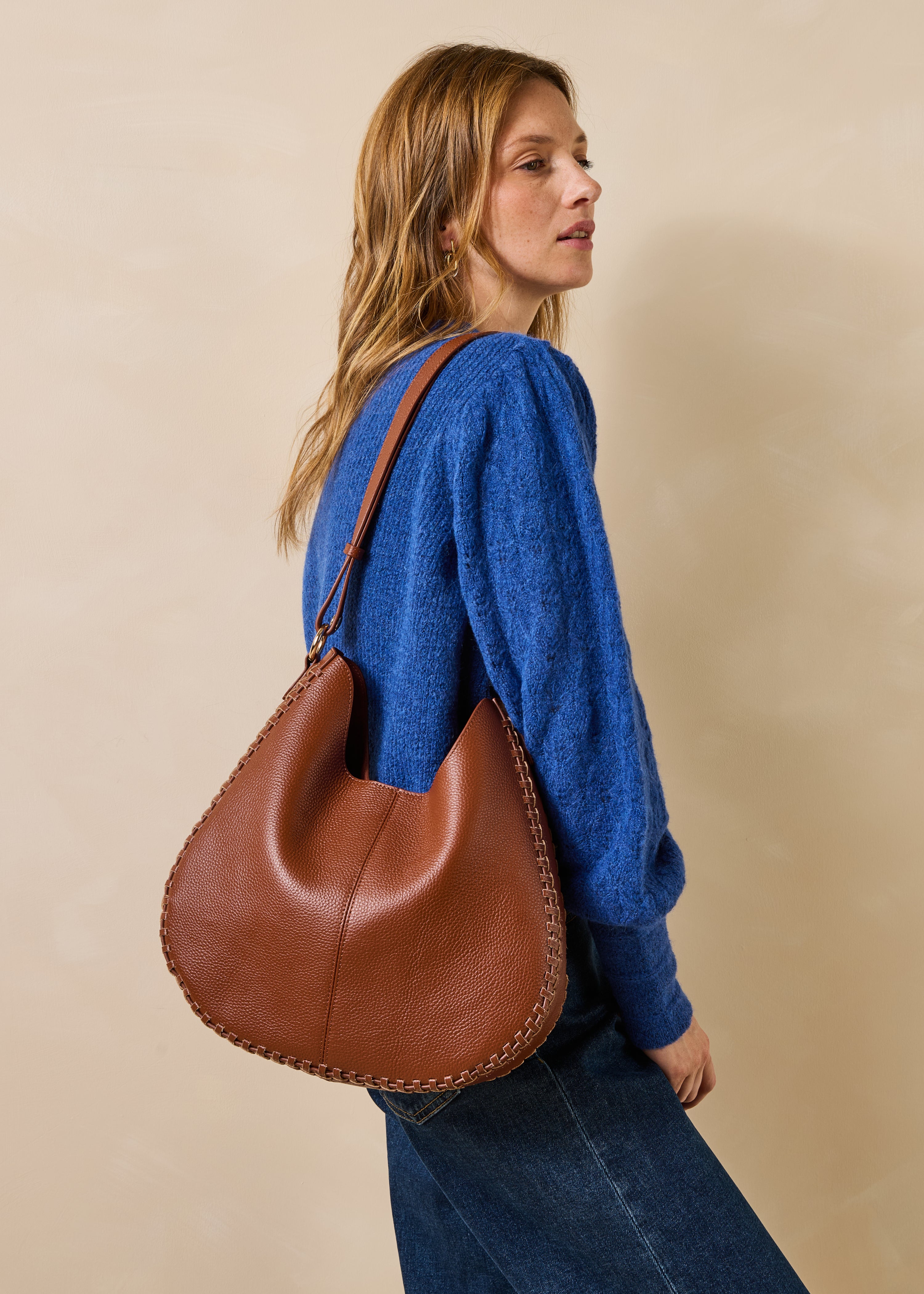 Hobo-Tasche aus genarbtem Kamel-Leder