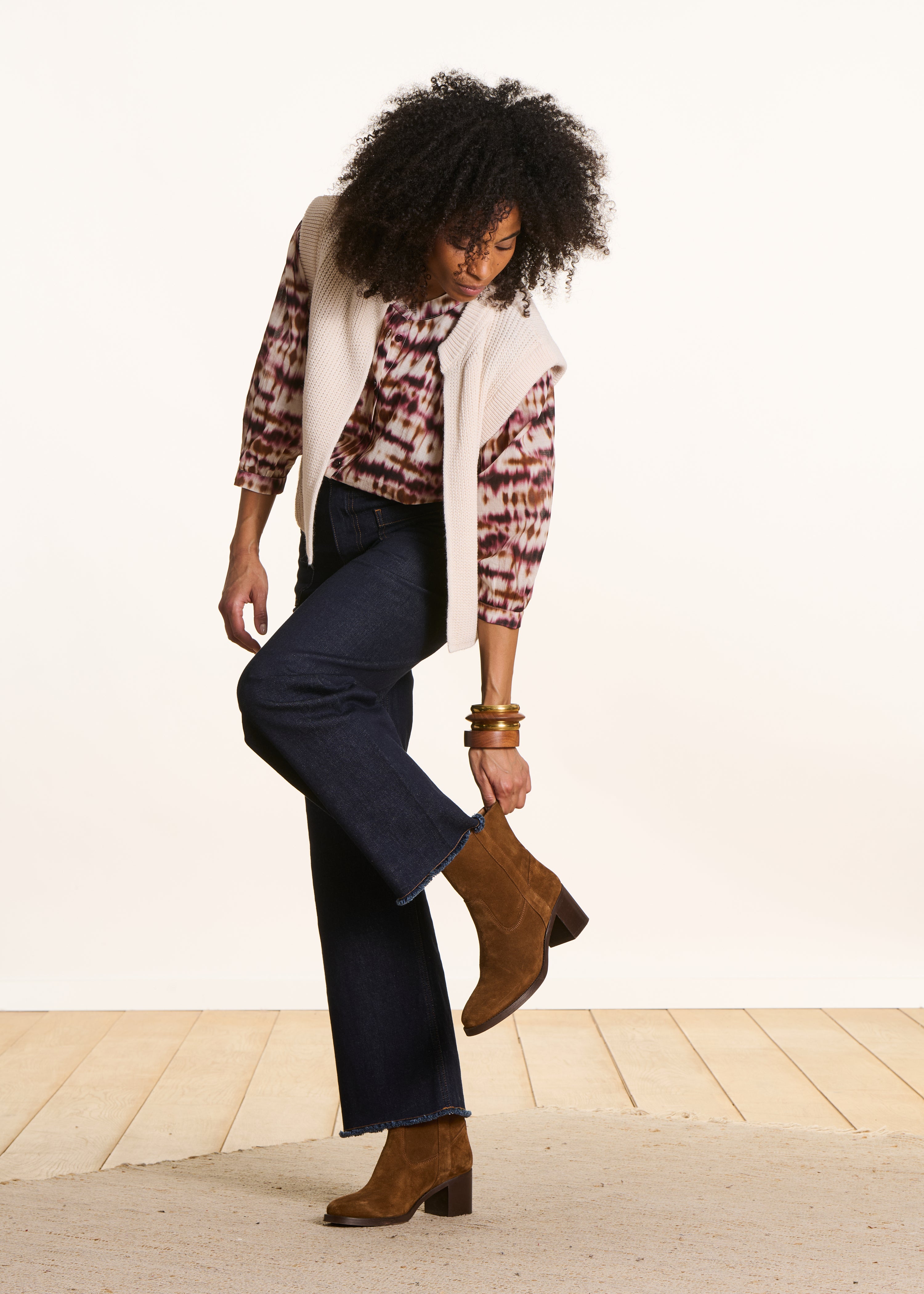 Braune Stiefeletten mit Absatz aus Veloursleder
