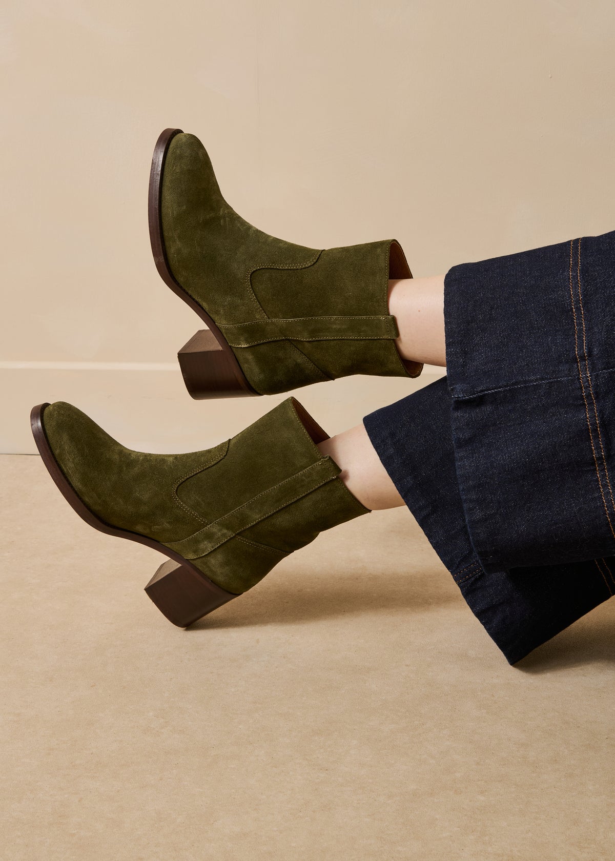 Khakifarbene Stiefeletten - Ecaria