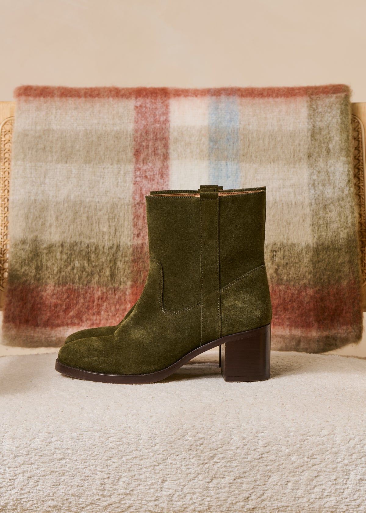Khakifarbene Stiefeletten - Ecaria