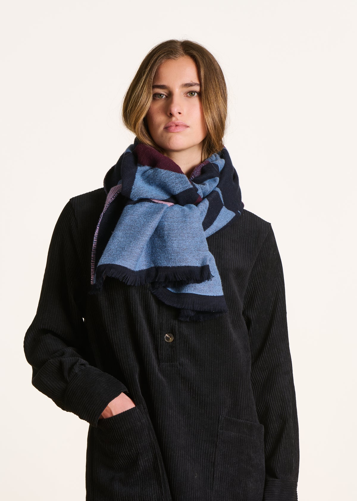Blue patterned scarf in organic cotton