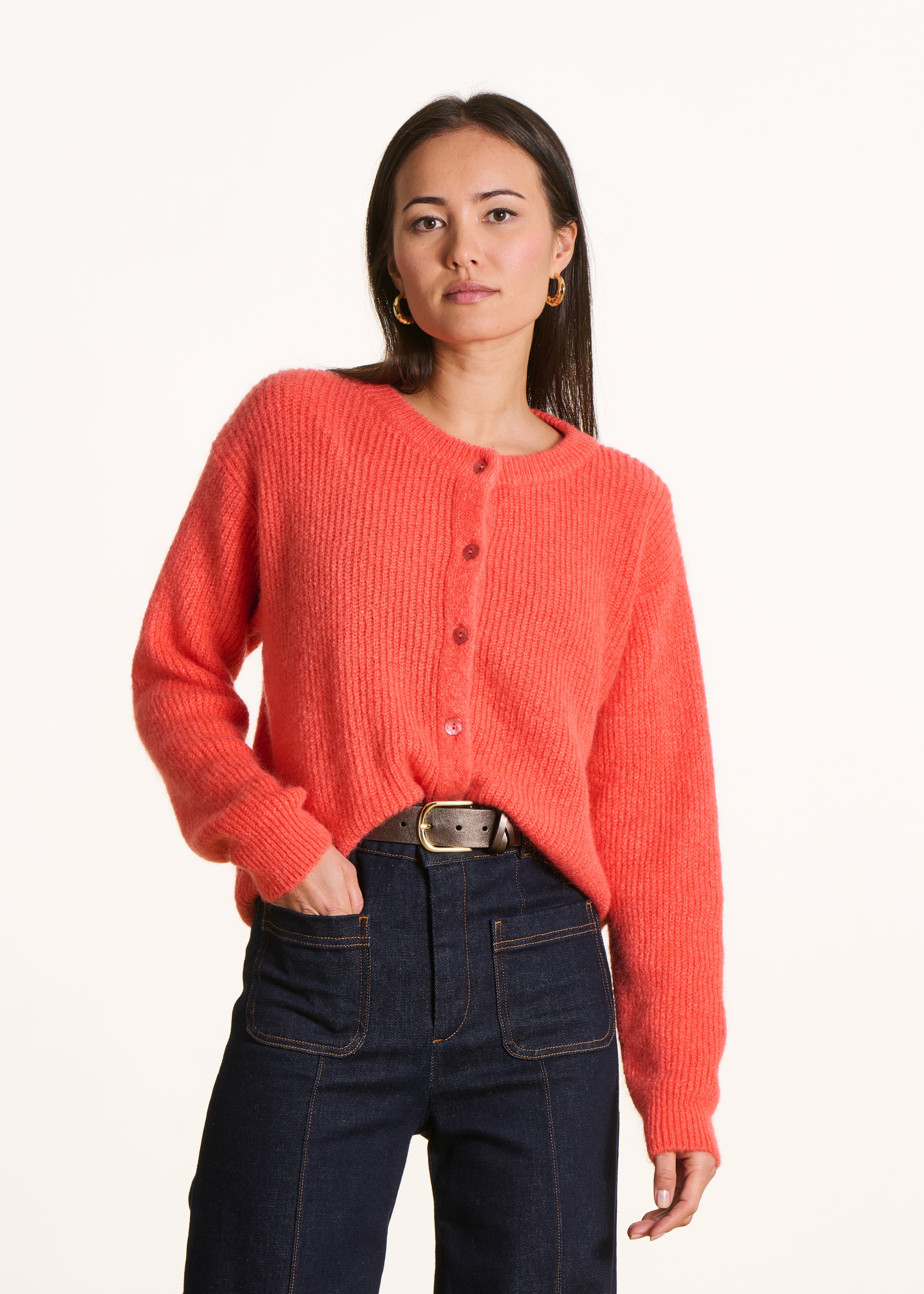 Koraal geribbelde gebreide gilet met ronde hals