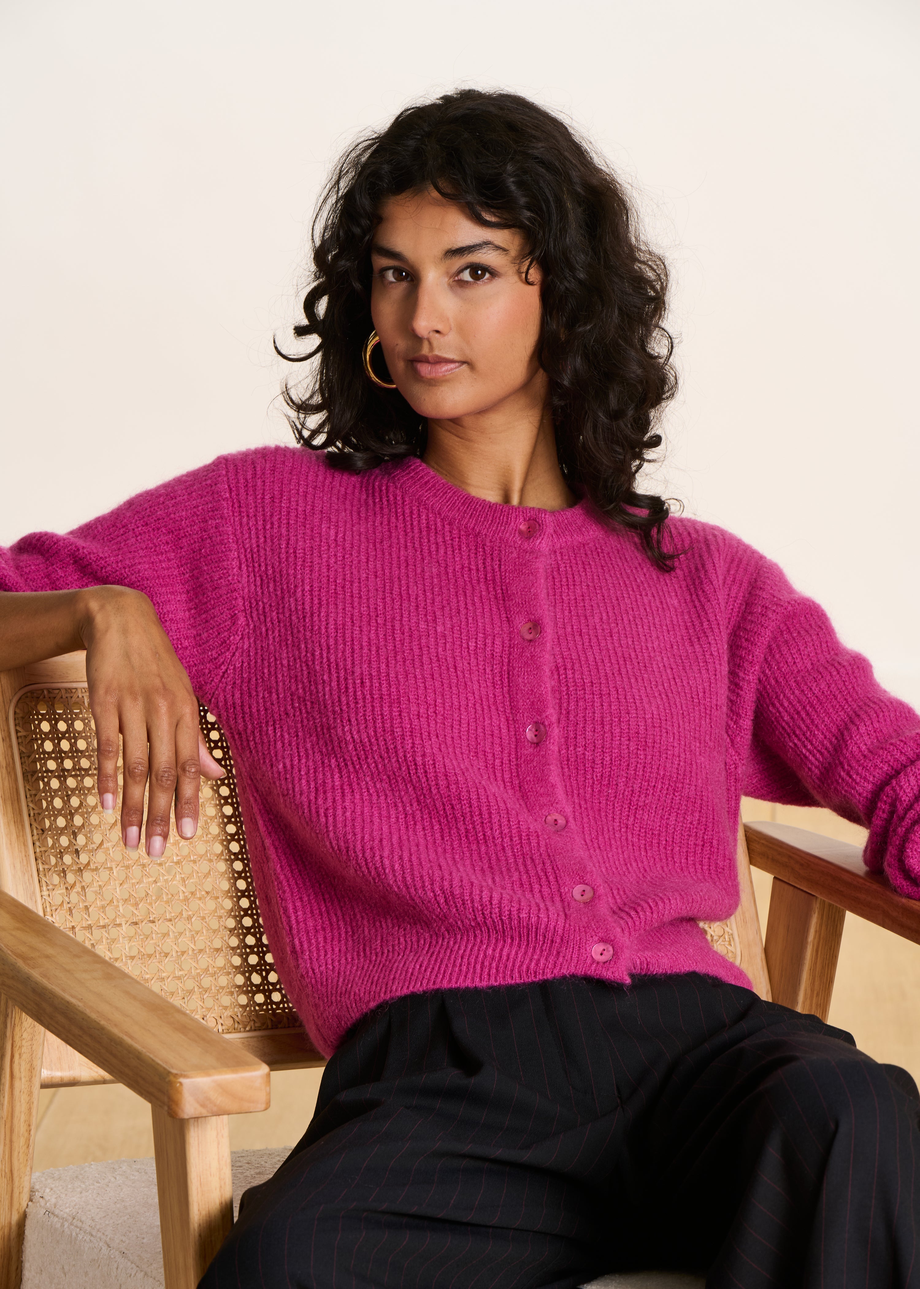 Pink fuchsia ribbed knit cardigan with round neckline