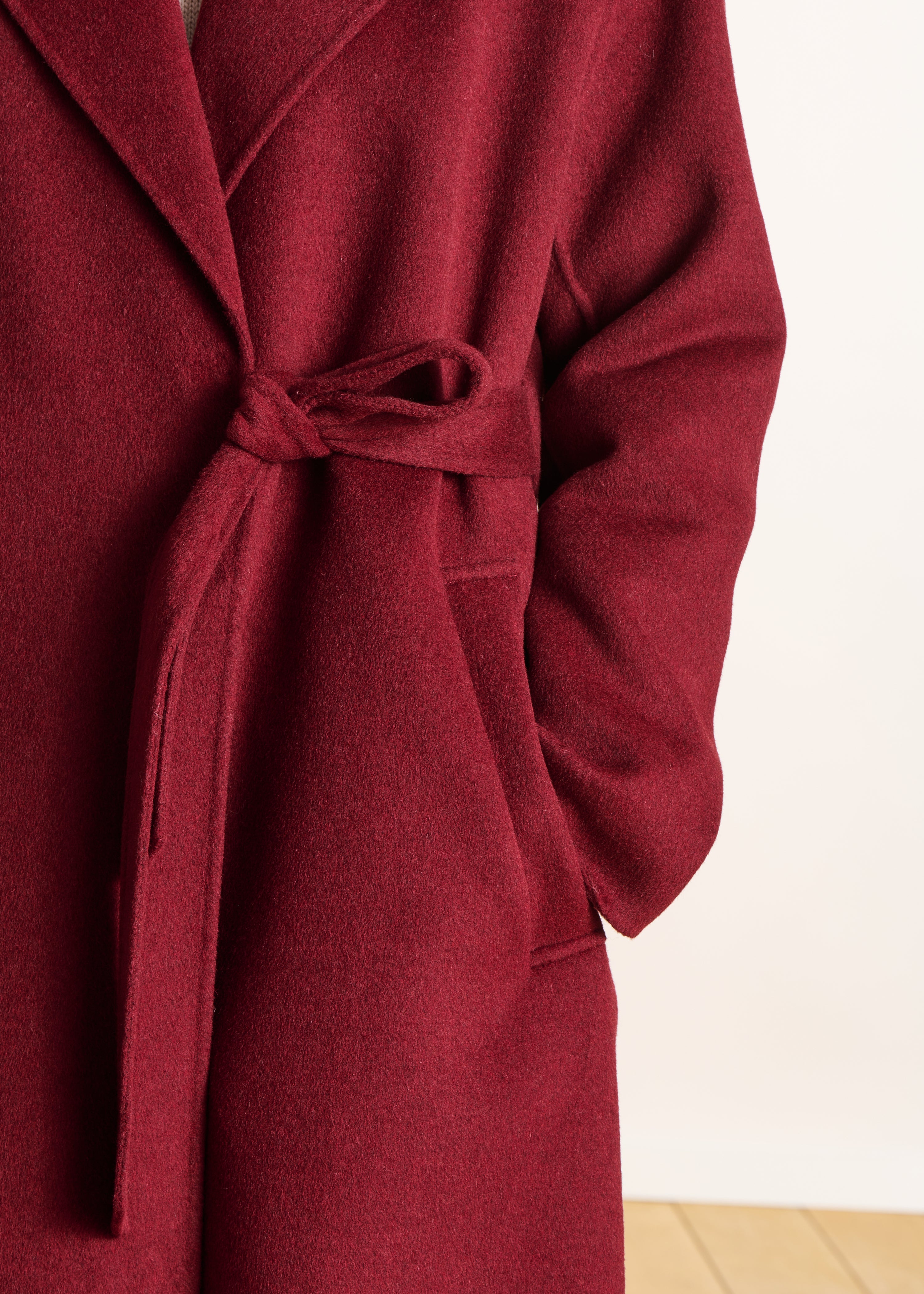 Oversize langer roter Mantel aus Wolle