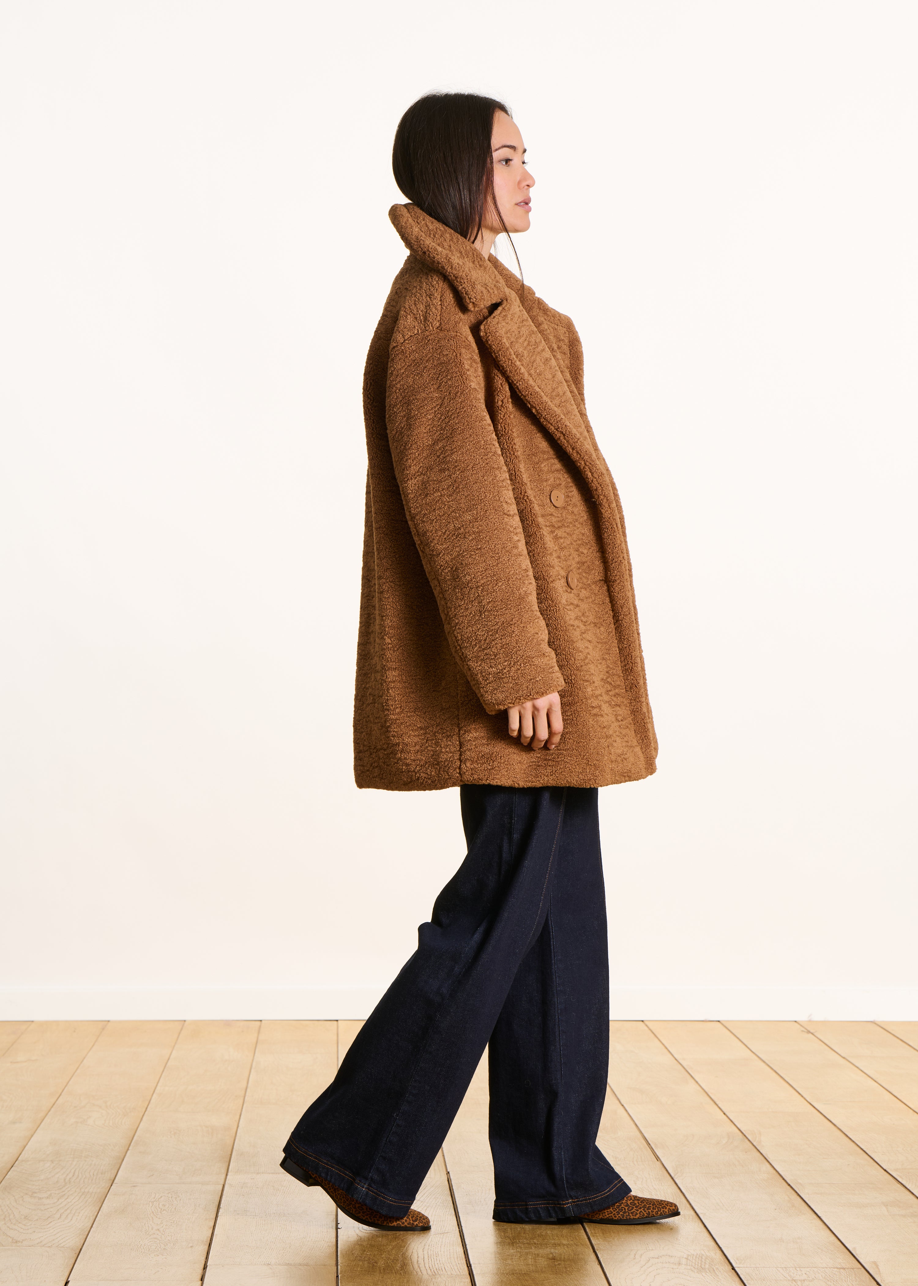 3/4-langer brauner Bouclé-Peacoat